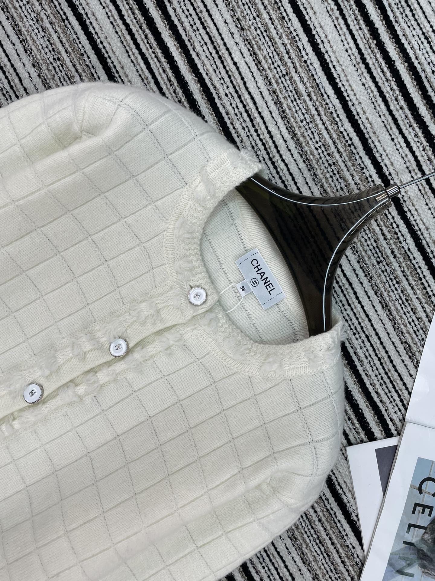 CHANEL 26S CARDIGAN 940