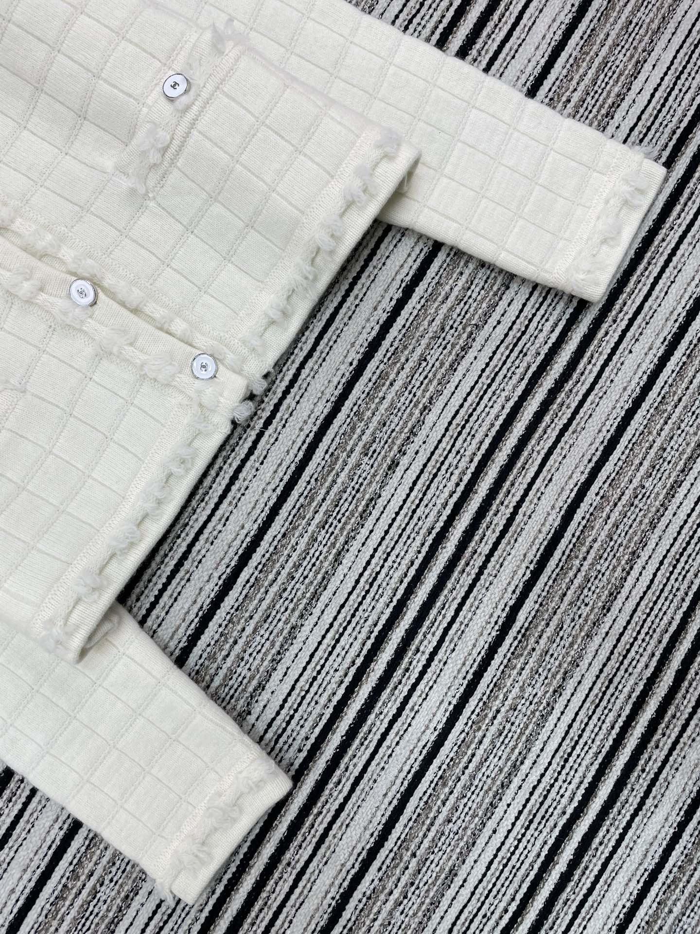 CHANEL 26S CARDIGAN 940