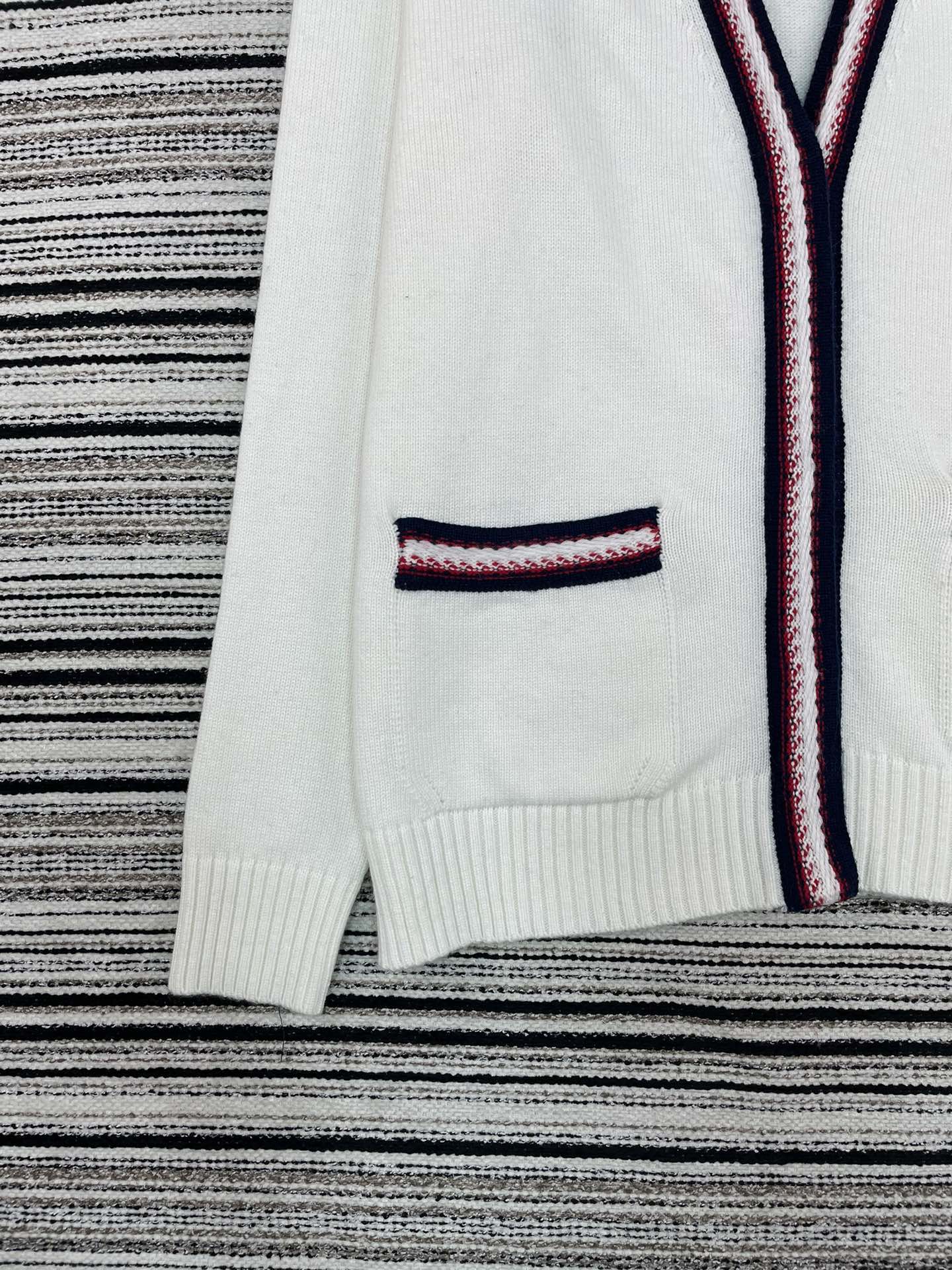 CHANEL 26S CARDIGAN 942