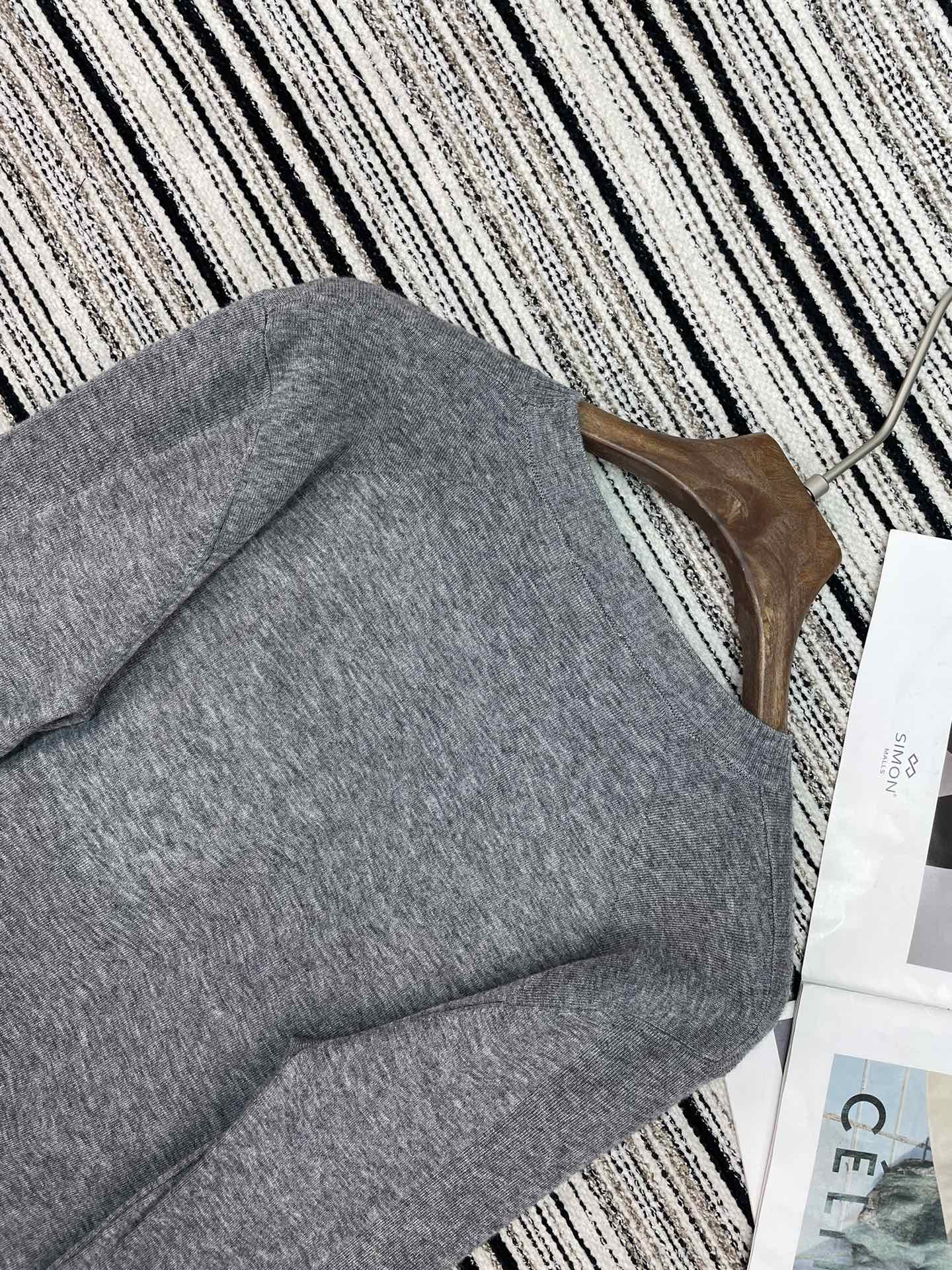 CHANEL 26S SWEATER 952