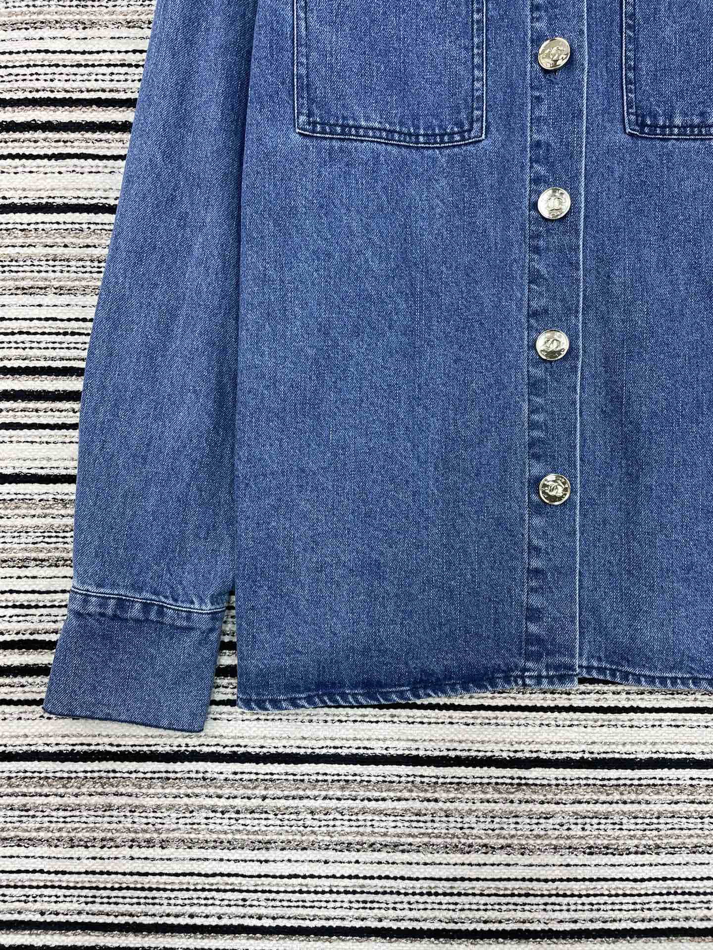 CHANEL 26S DENIM SHIRT 943