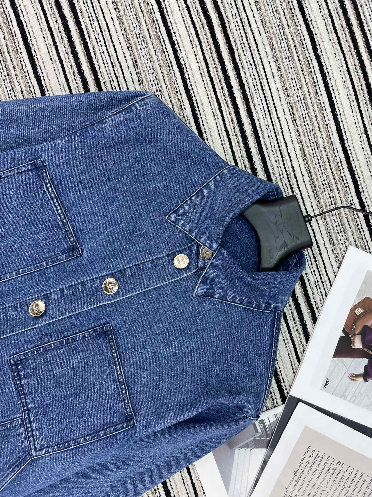 CHANEL 26S DENIM SHIRT 943
