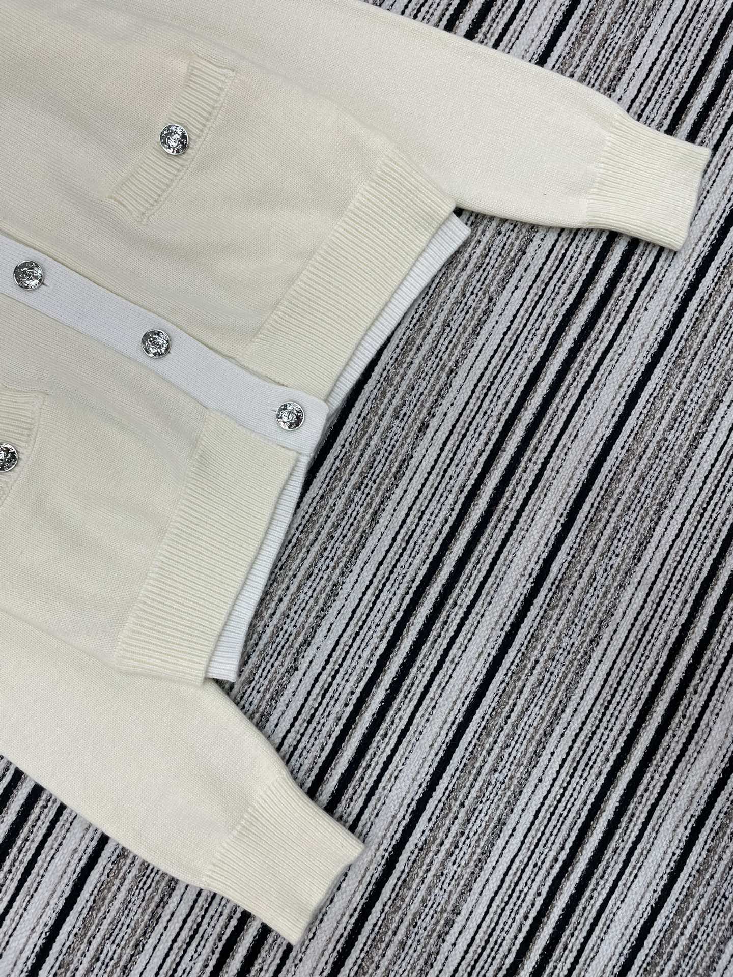 CHANEL 26S CARDIGAN 946
