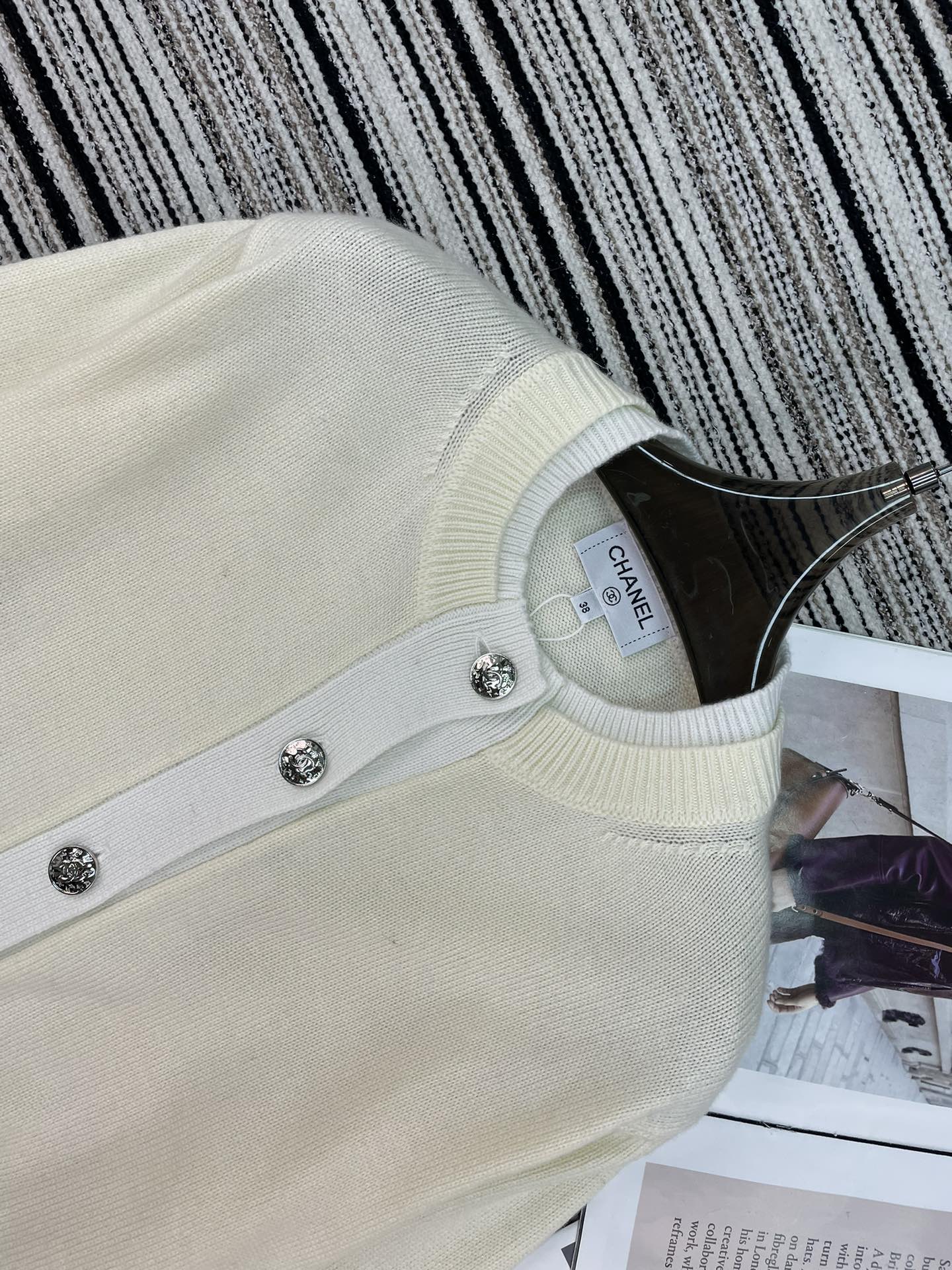 CHANEL 26S CARDIGAN 946