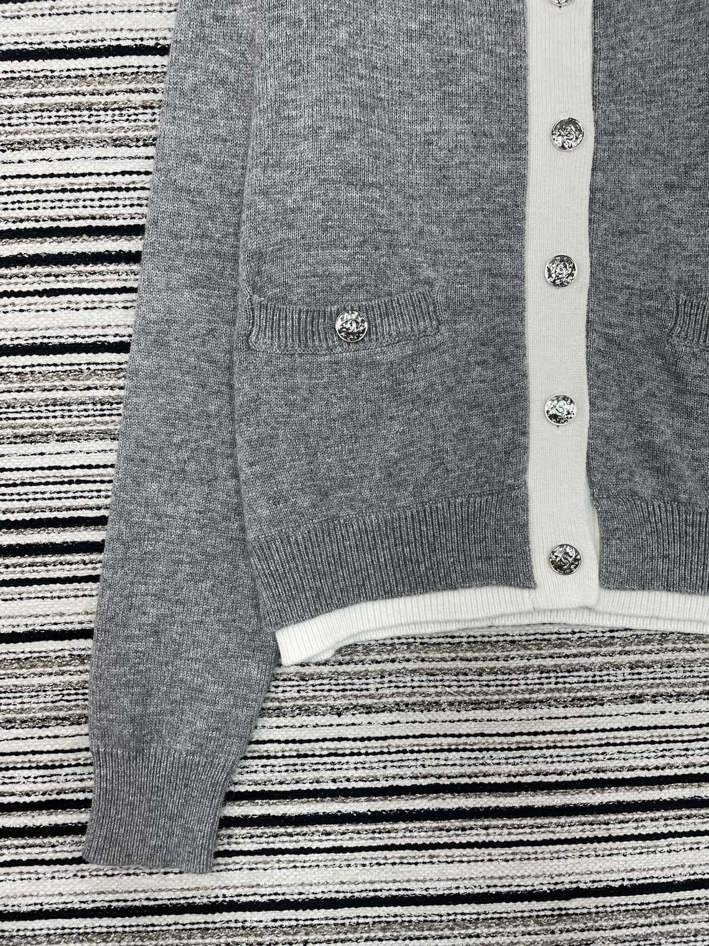 CHANEL 26S CARDIGAN 945