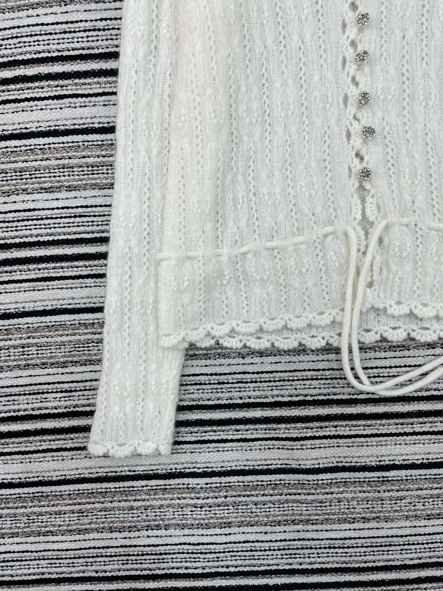 CHANEL 26S LIGHTWEIGHT CARDIGAN 947