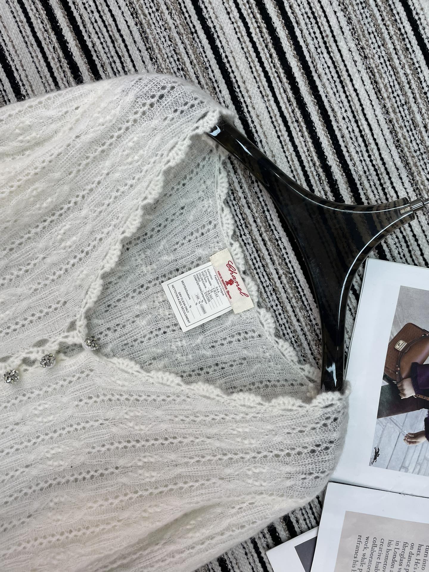 CHANEL 26S LIGHTWEIGHT CARDIGAN 947