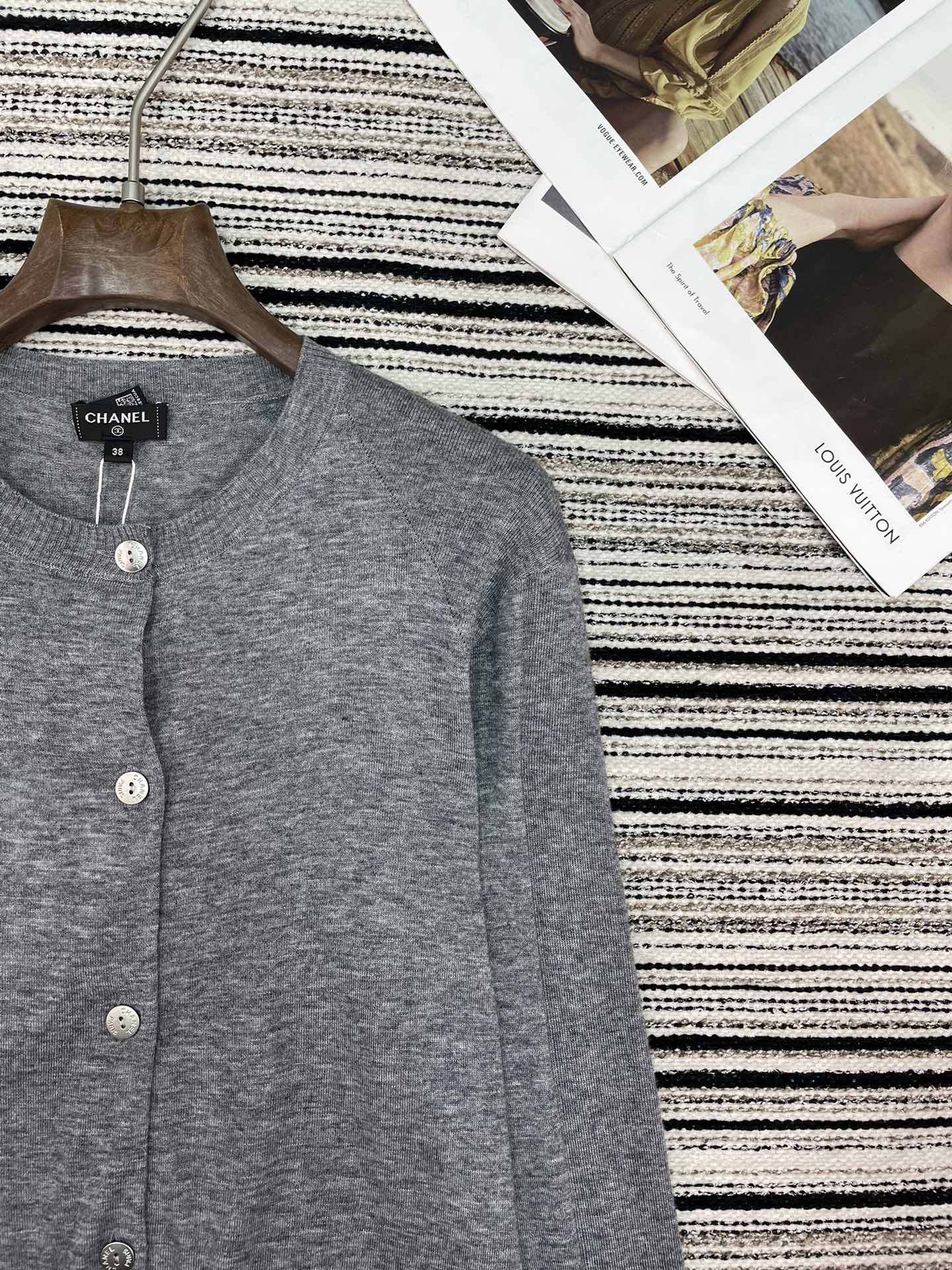 CHANEL 26S CARDIGAN 898