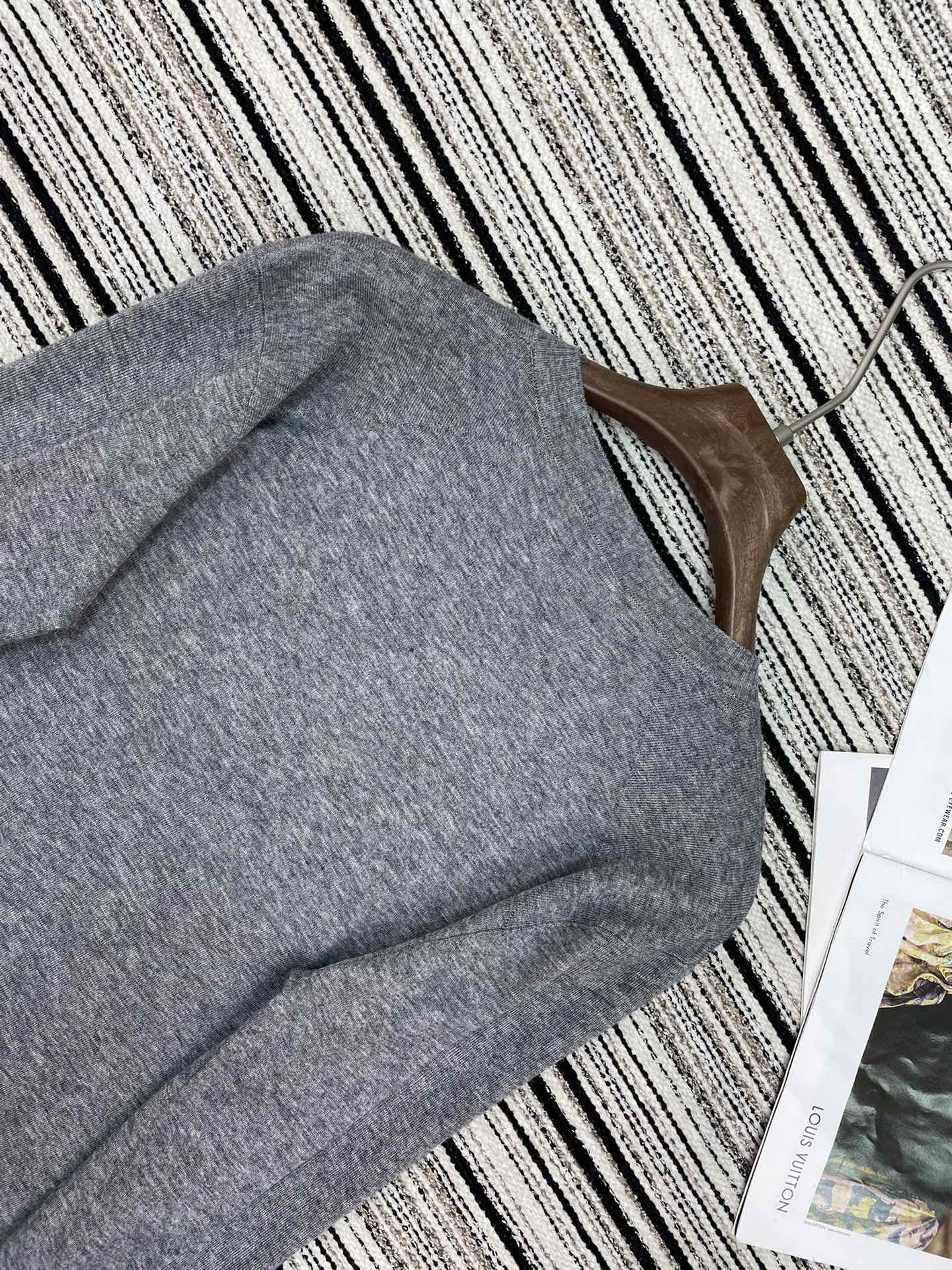 CHANEL 26S CARDIGAN 898