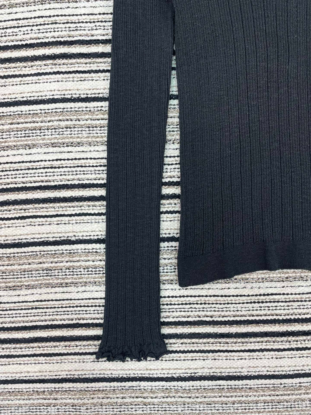 CHANEL 26S COLLARED SWEATER 899