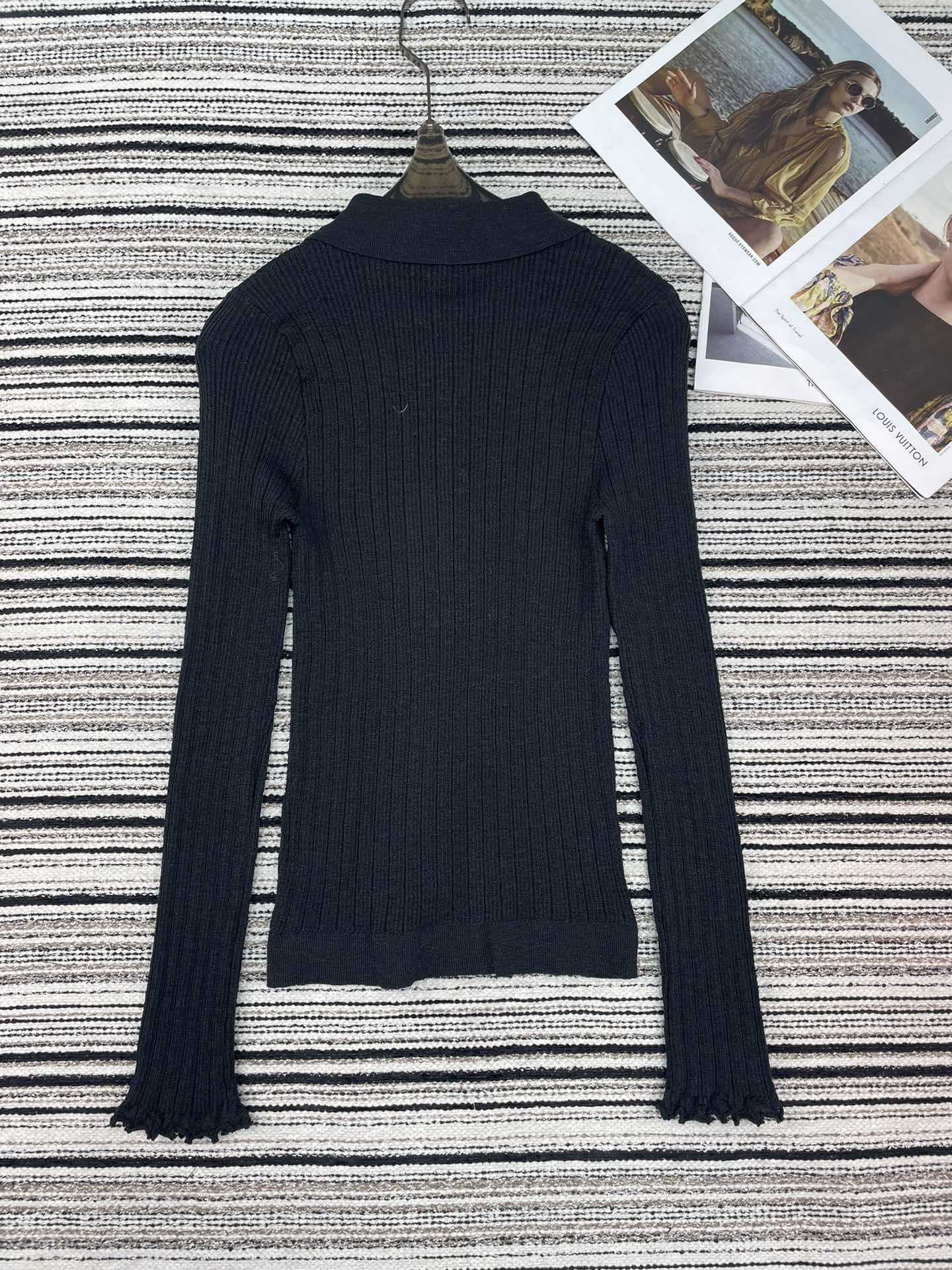 CHANEL 26S COLLARED SWEATER 899