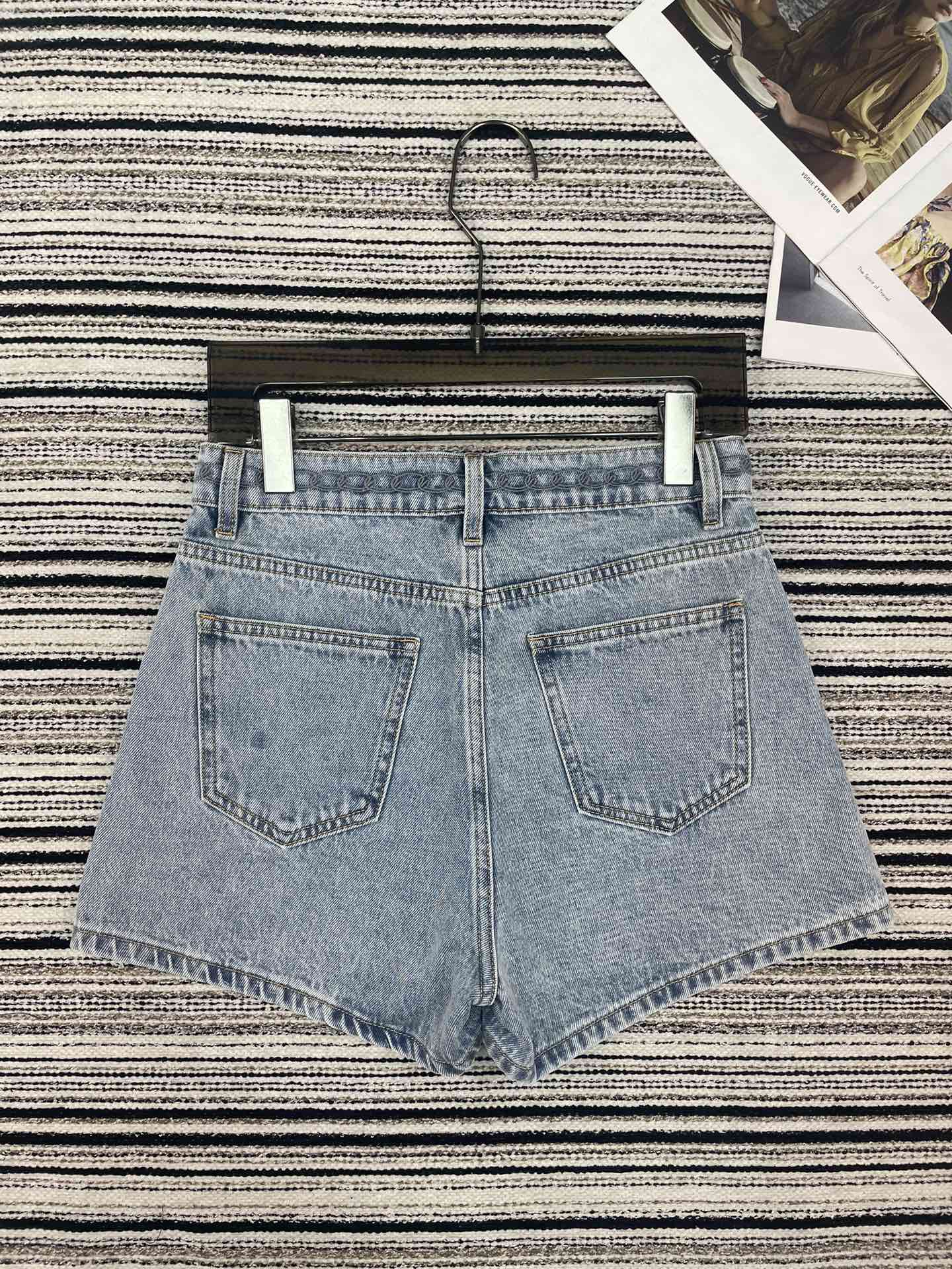 CHANEL 26S SHORTS 900