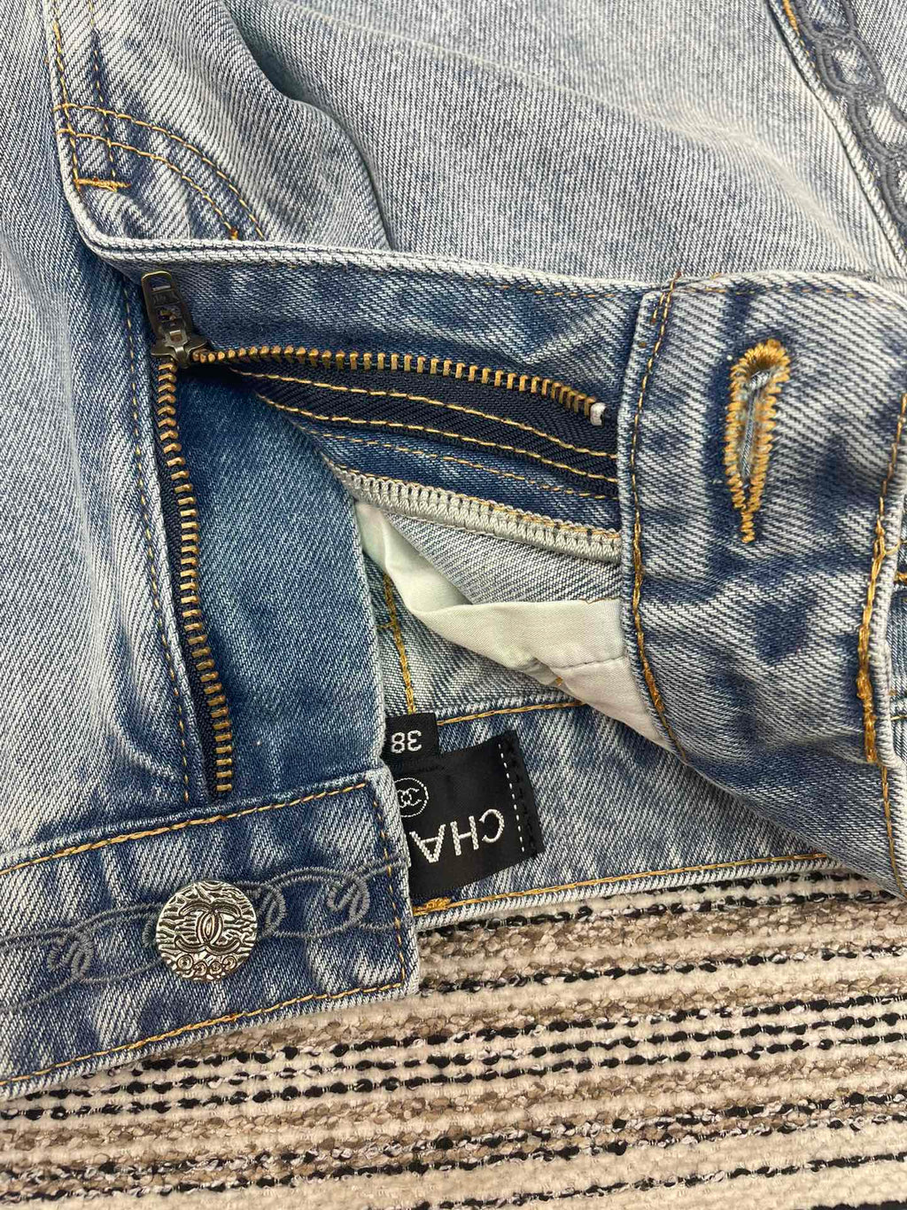 CHANEL 26S SHORTS 900