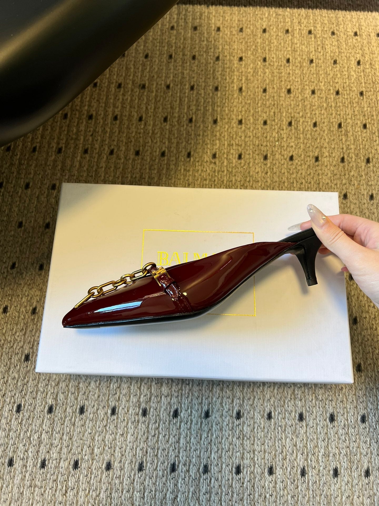 BALMAIN 26S GOLD CHAIN HIGH HEEL MULES 45 MM IN DARK RED PATENT CALFSKIN