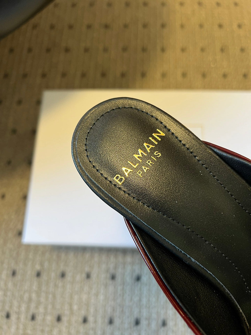 BALMAIN 26S GOLD CHAIN HIGH HEEL MULES 45 MM IN DARK RED PATENT CALFSKIN