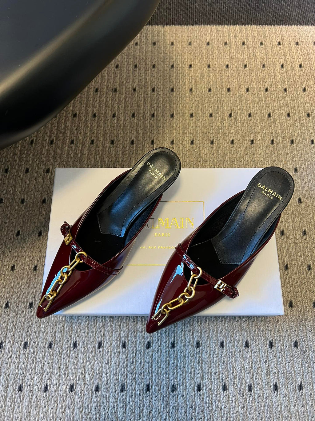 BALMAIN 26S GOLD CHAIN HIGH HEEL MULES 45 MM IN DARK RED PATENT CALFSKIN