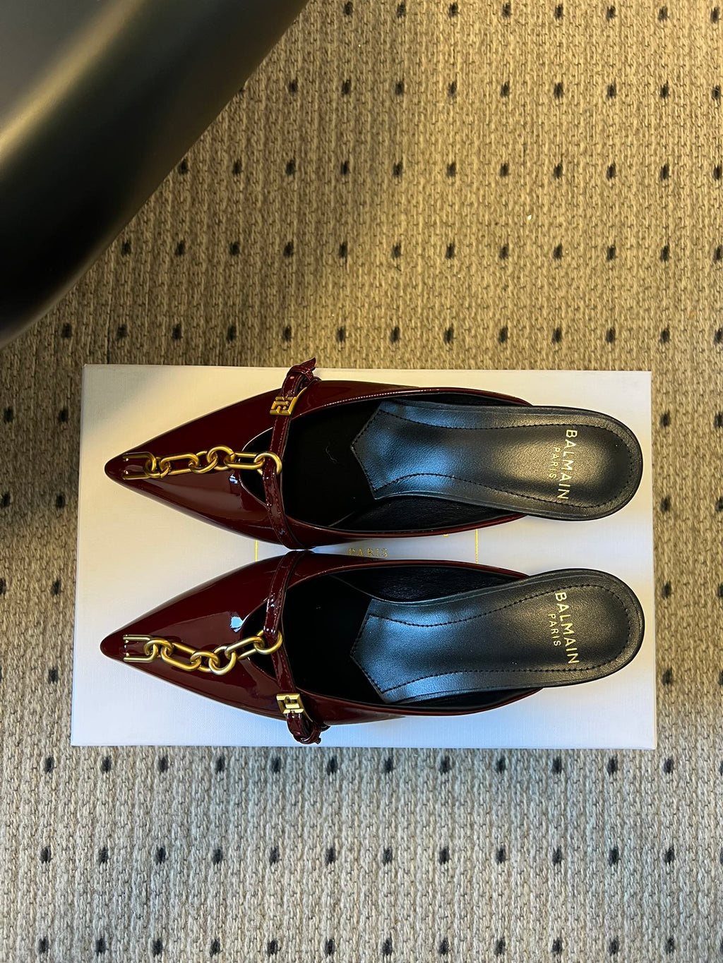 BALMAIN 26S GOLD CHAIN HIGH HEEL MULES 45 MM IN DARK RED PATENT CALFSKIN