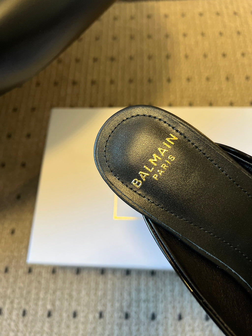 BALMAIN 26S GOLD CHAIN HIGH HEEL MULES 45 MM IN BLACK PATENT CALFSKIN