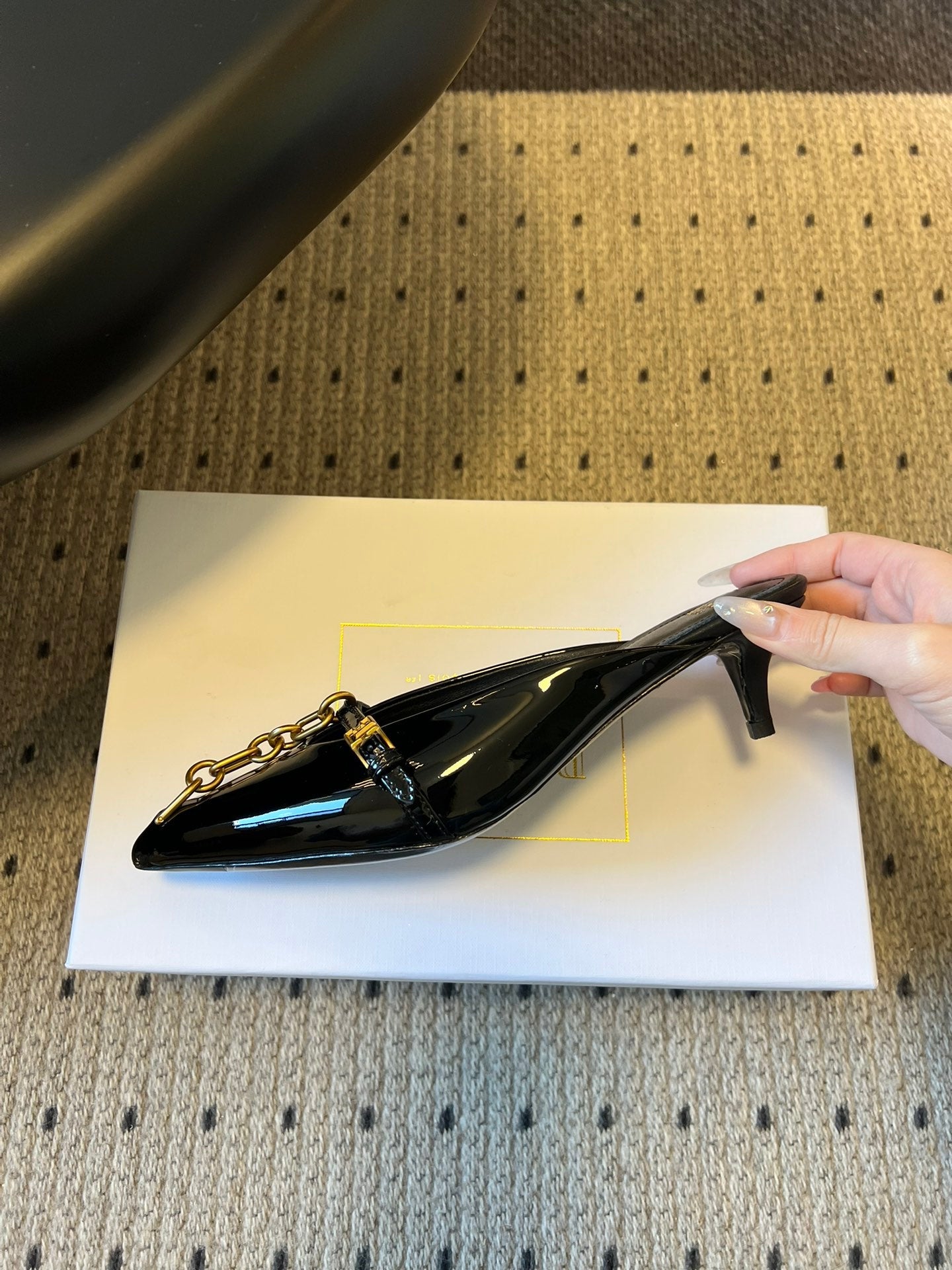 BALMAIN 26S GOLD CHAIN HIGH HEEL MULES 45 MM IN BLACK PATENT CALFSKIN