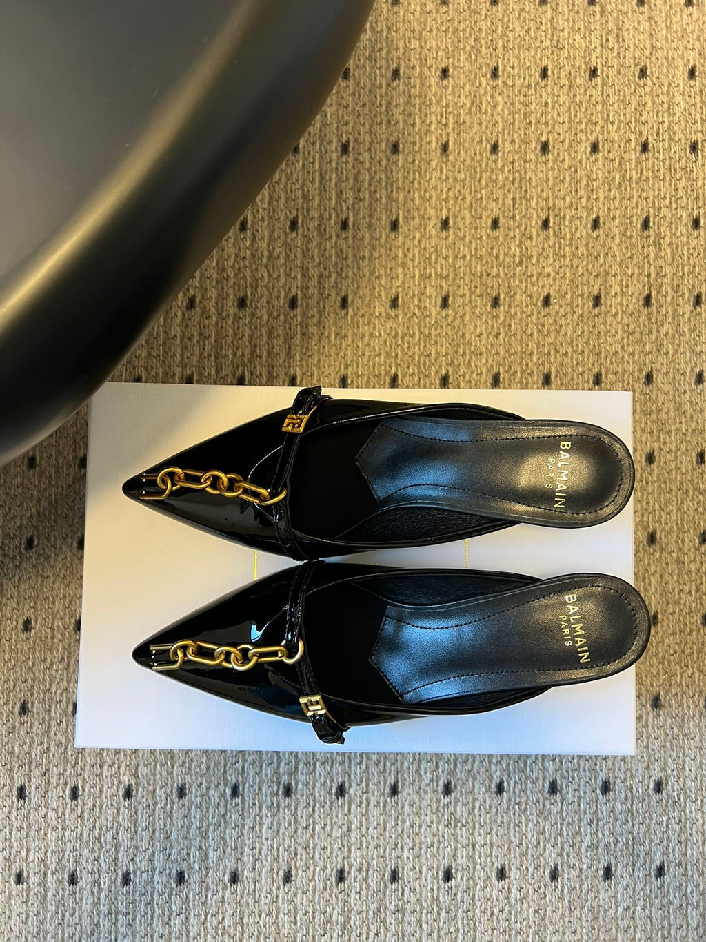 BALMAIN 26S GOLD CHAIN HIGH HEEL MULES 45 MM IN BLACK PATENT CALFSKIN
