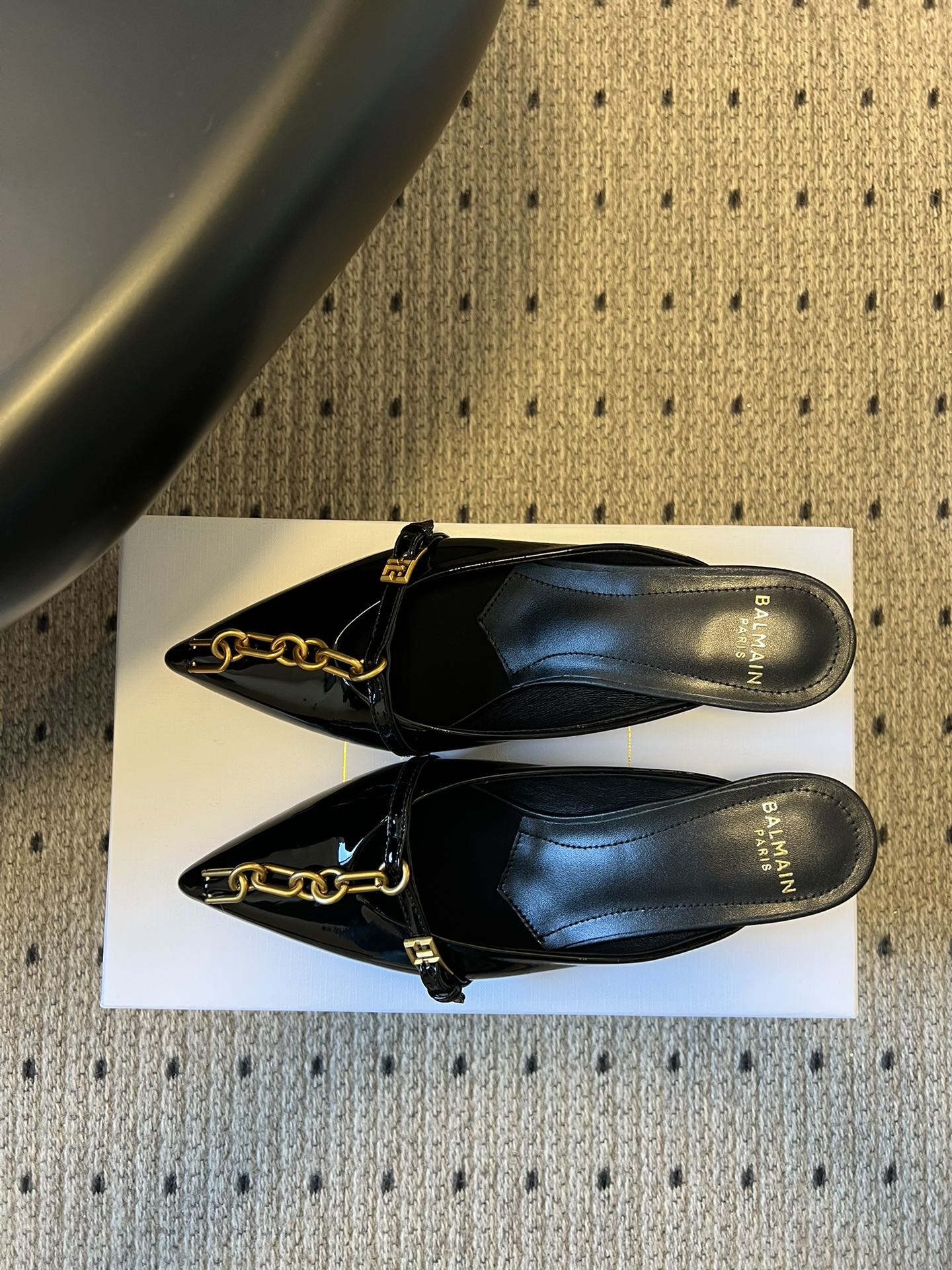BALMAIN 26S GOLD CHAIN HIGH HEEL MULES 45 MM IN BLACK PATENT CALFSKIN