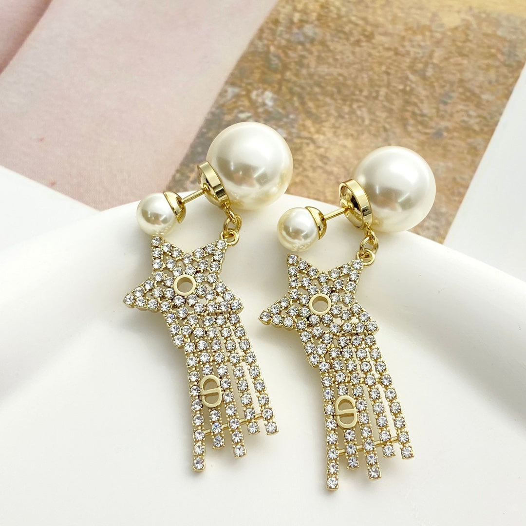 CD 26S STAR CRYSTAL FRINGE PEARL EARRINGS IN GOLD TONE METAL 631052