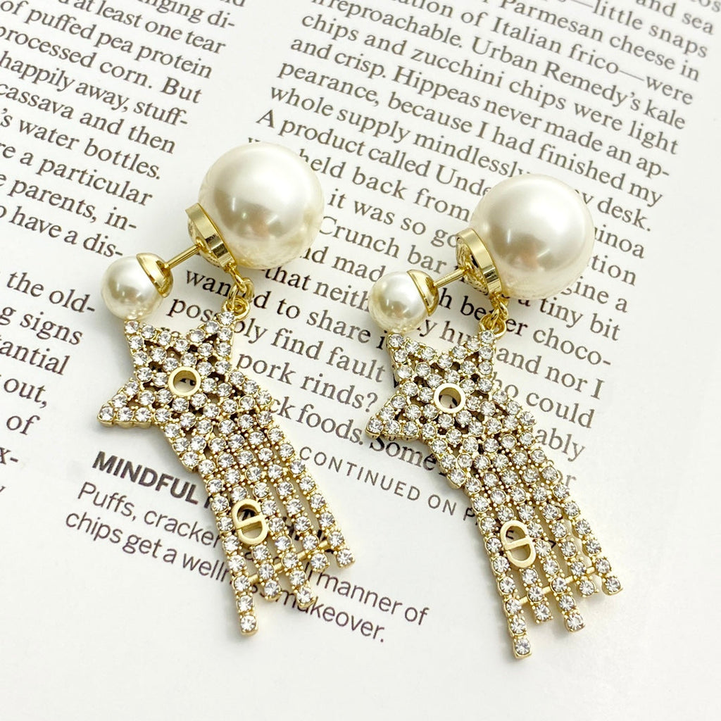 CD 26S STAR CRYSTAL FRINGE PEARL EARRINGS IN GOLD TONE METAL 631052