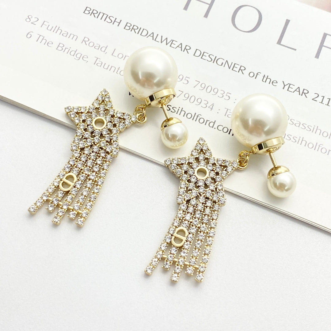 CD 26S STAR CRYSTAL FRINGE PEARL EARRINGS IN GOLD TONE METAL 631052