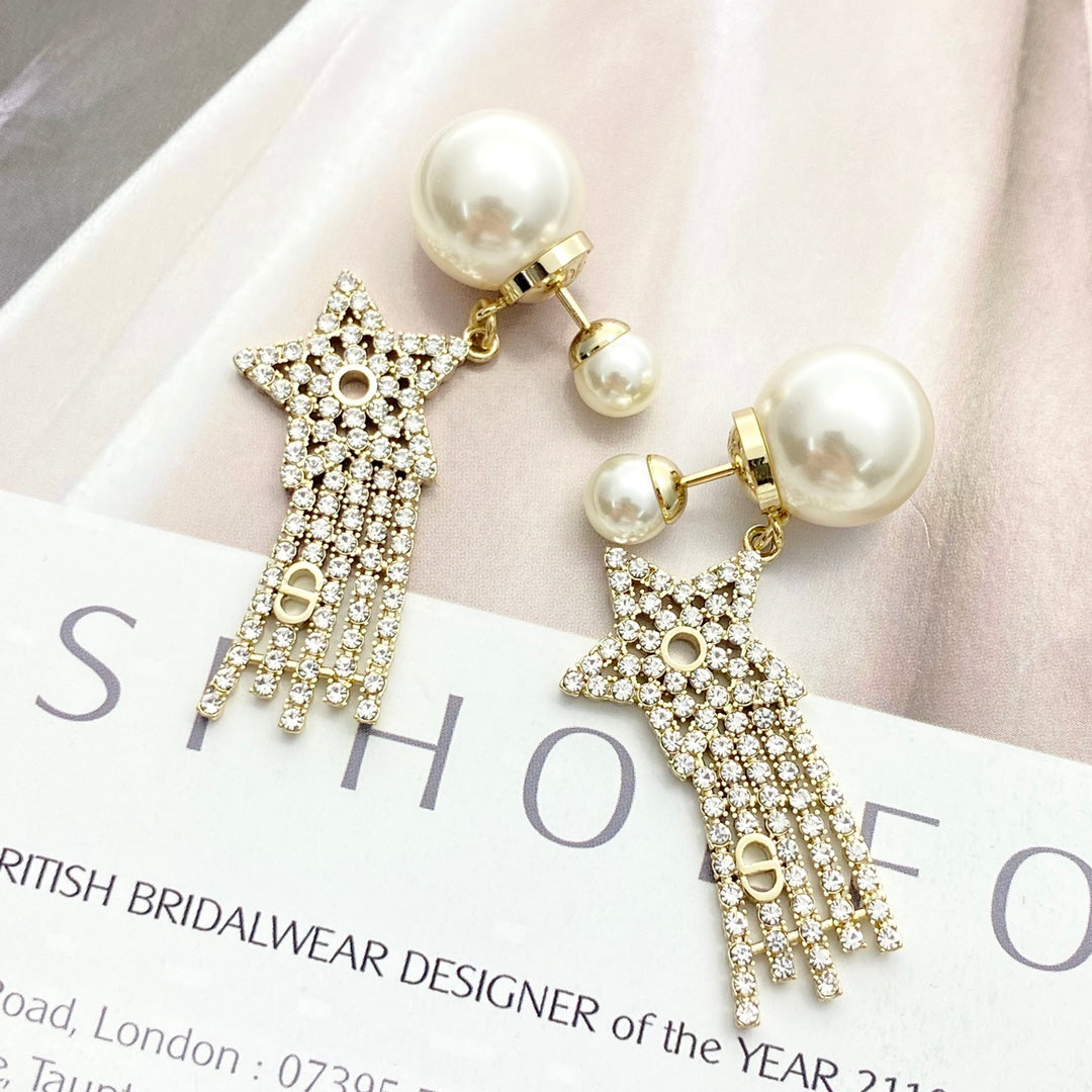 CD 26S STAR CRYSTAL FRINGE PEARL EARRINGS IN GOLD TONE METAL 631052