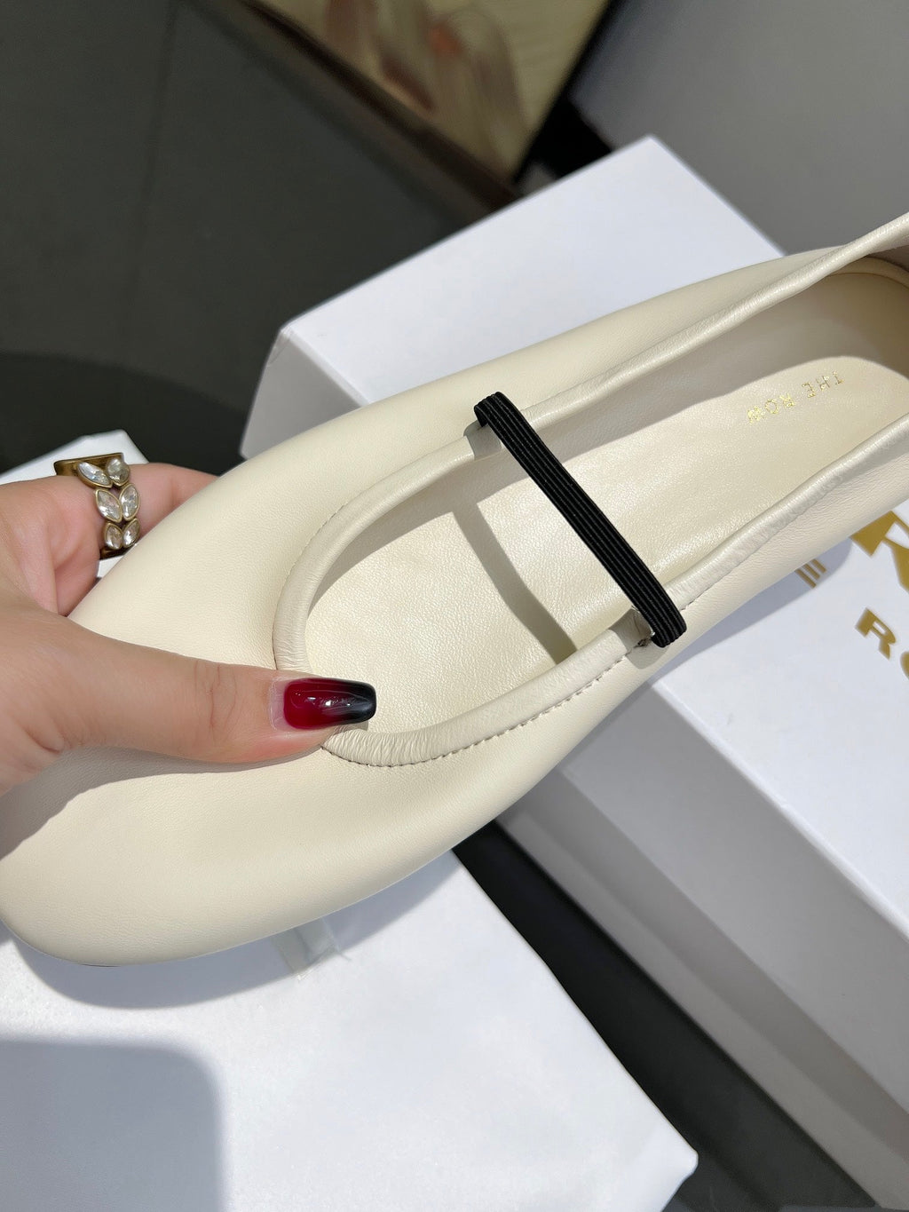 THE ROW 26S BALLET FLATS IN IVORY WHITE CALFSKIN