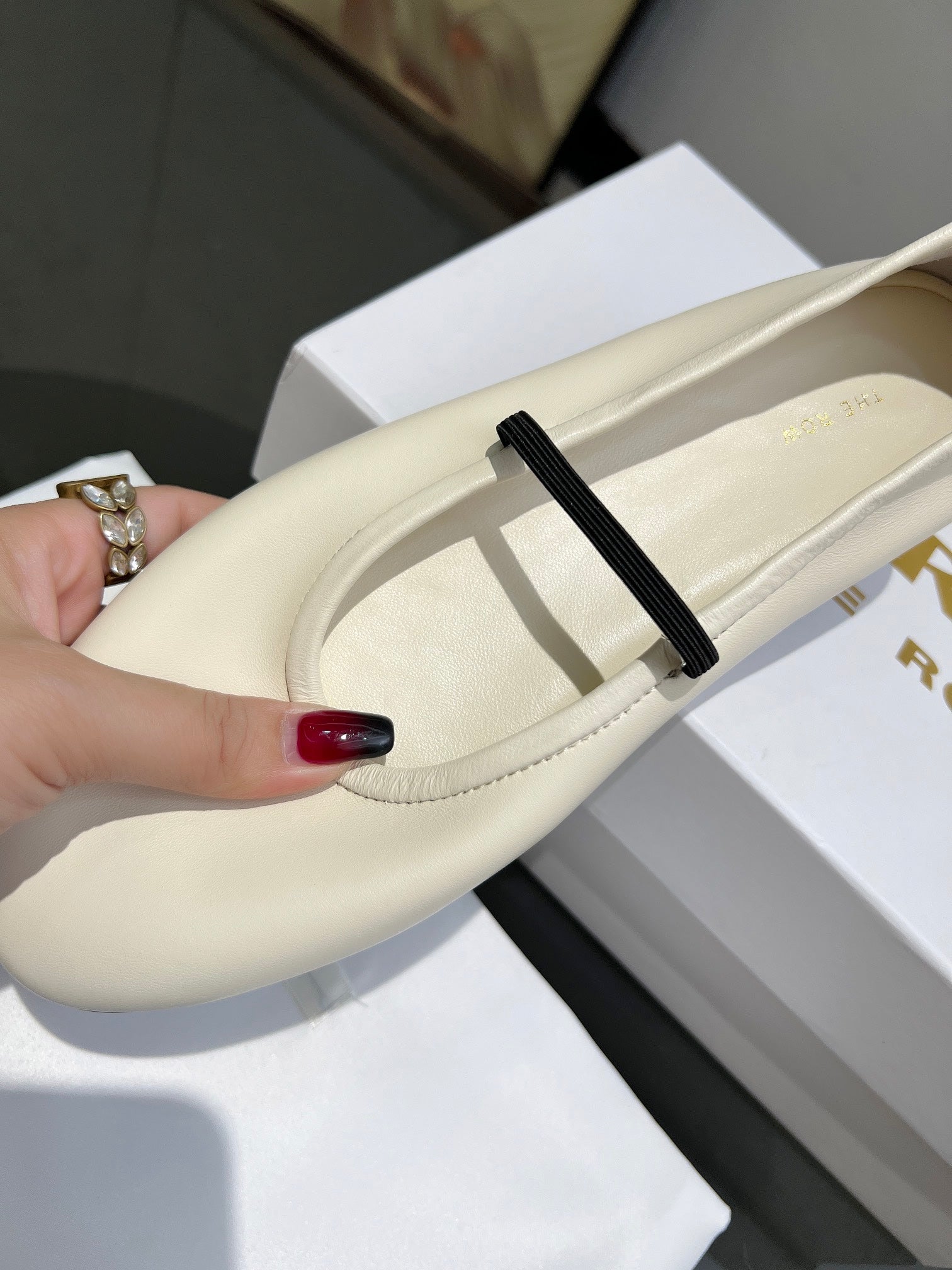THE ROW 26S BALLET FLATS IN IVORY WHITE CALFSKIN