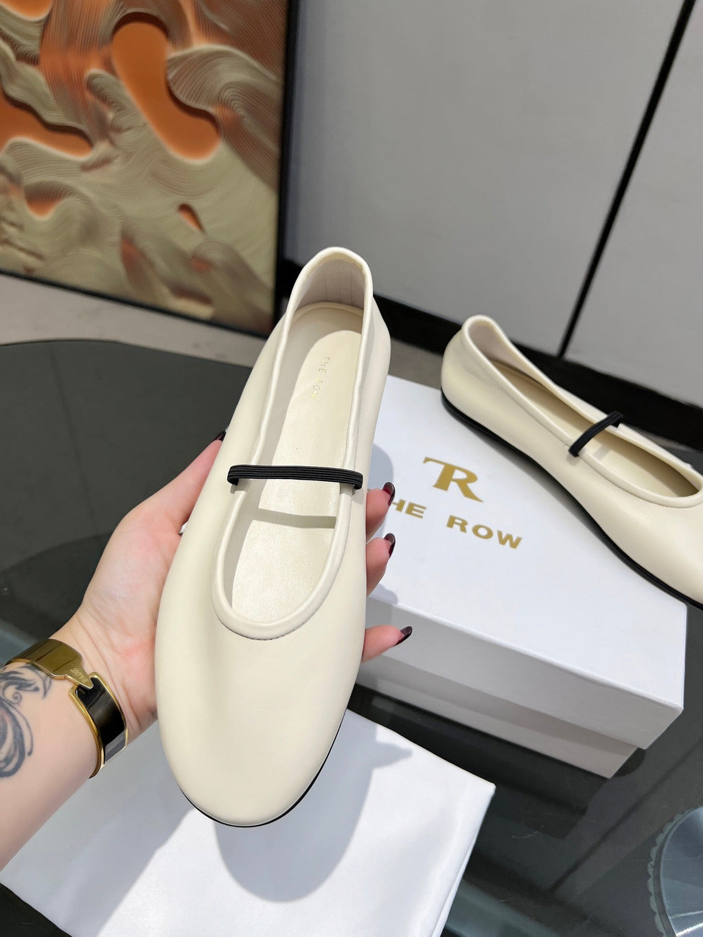 THE ROW 26S BALLET FLATS IN IVORY WHITE CALFSKIN