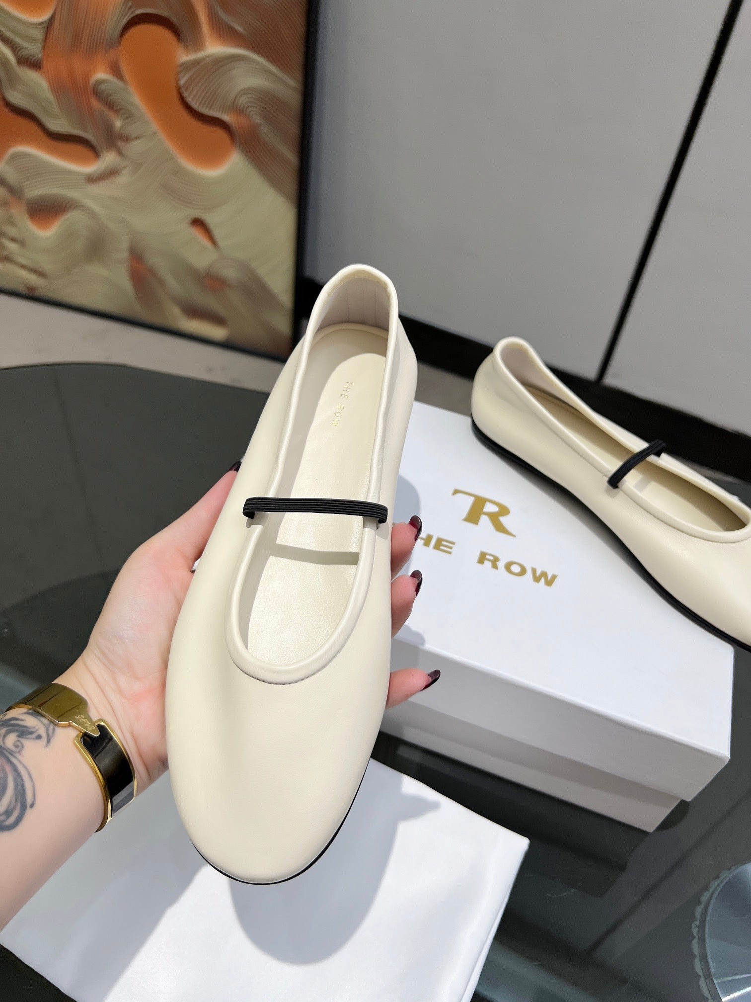THE ROW 26S BALLET FLATS IN IVORY WHITE CALFSKIN