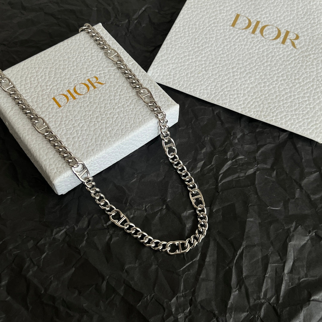 CD 26S LOGO LINK CHAIN NECKLACE IN SILVER METAL 633148