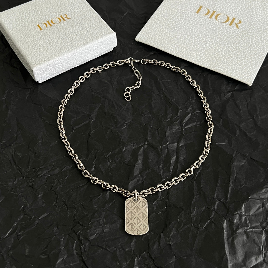 CD 26S DIOR OBLIQUE ENGRAVED TAG PENDANT NECKLACE IN SILVER METAL