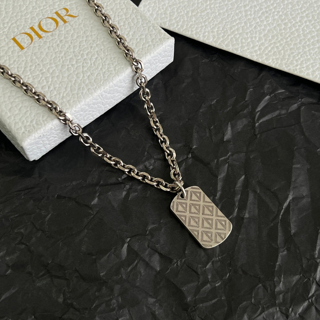CD 26S DIOR OBLIQUE ENGRAVED TAG PENDANT NECKLACE IN SILVER METAL