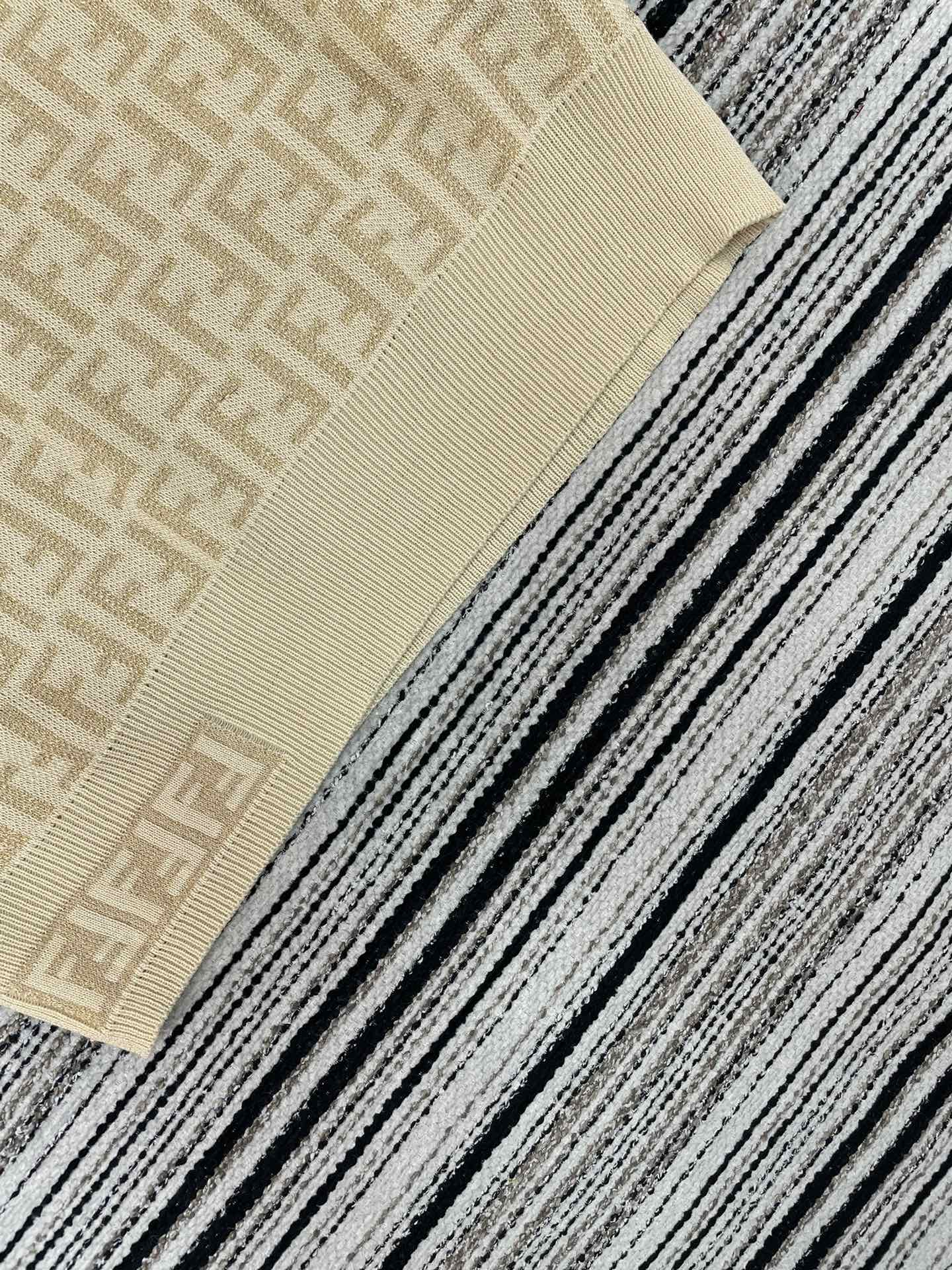 FENDI 26S SHORT SLEEVE KNIT T-SHIRT 125