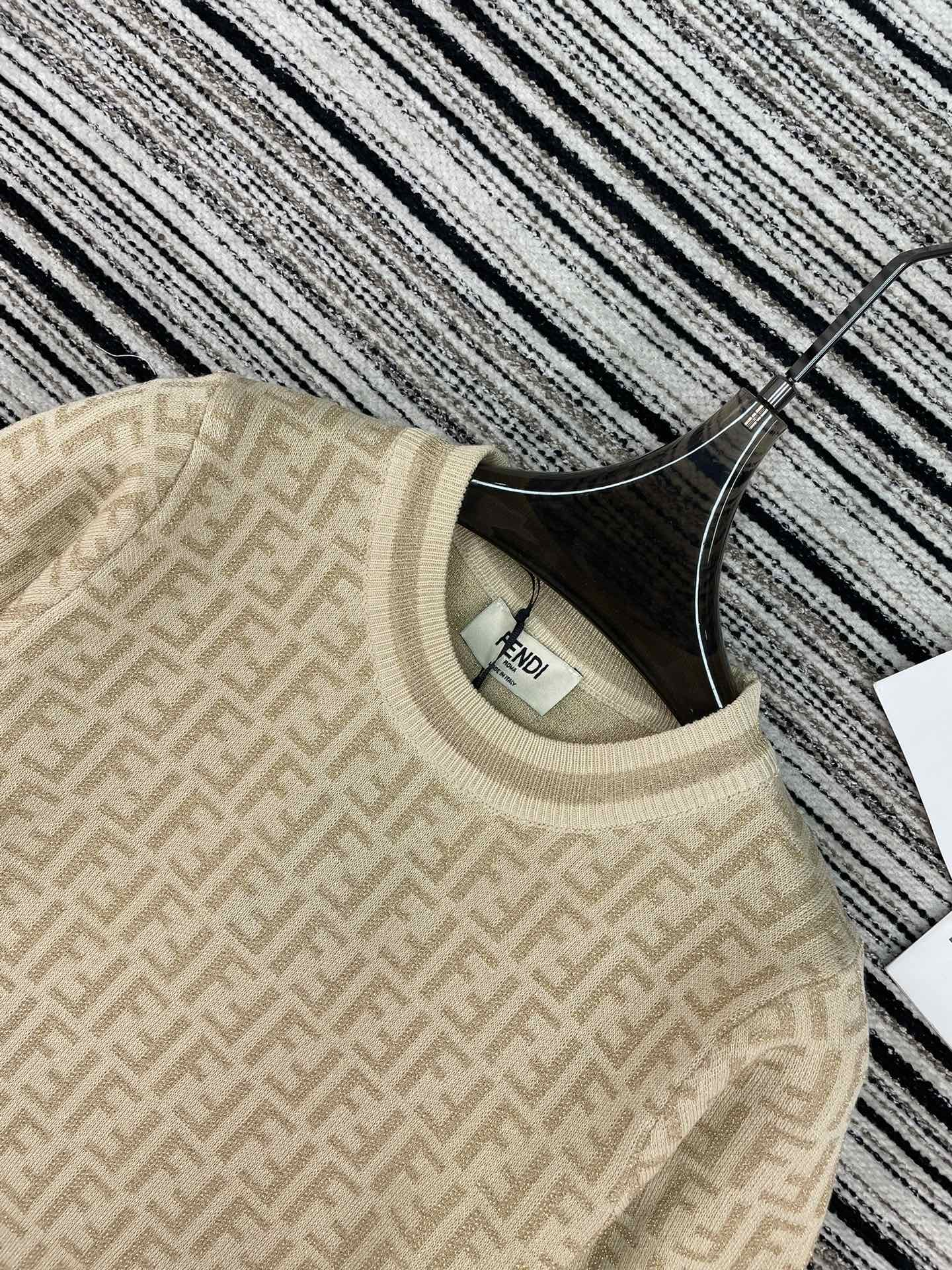 FENDI 26S SHORT SLEEVE KNIT T-SHIRT 125