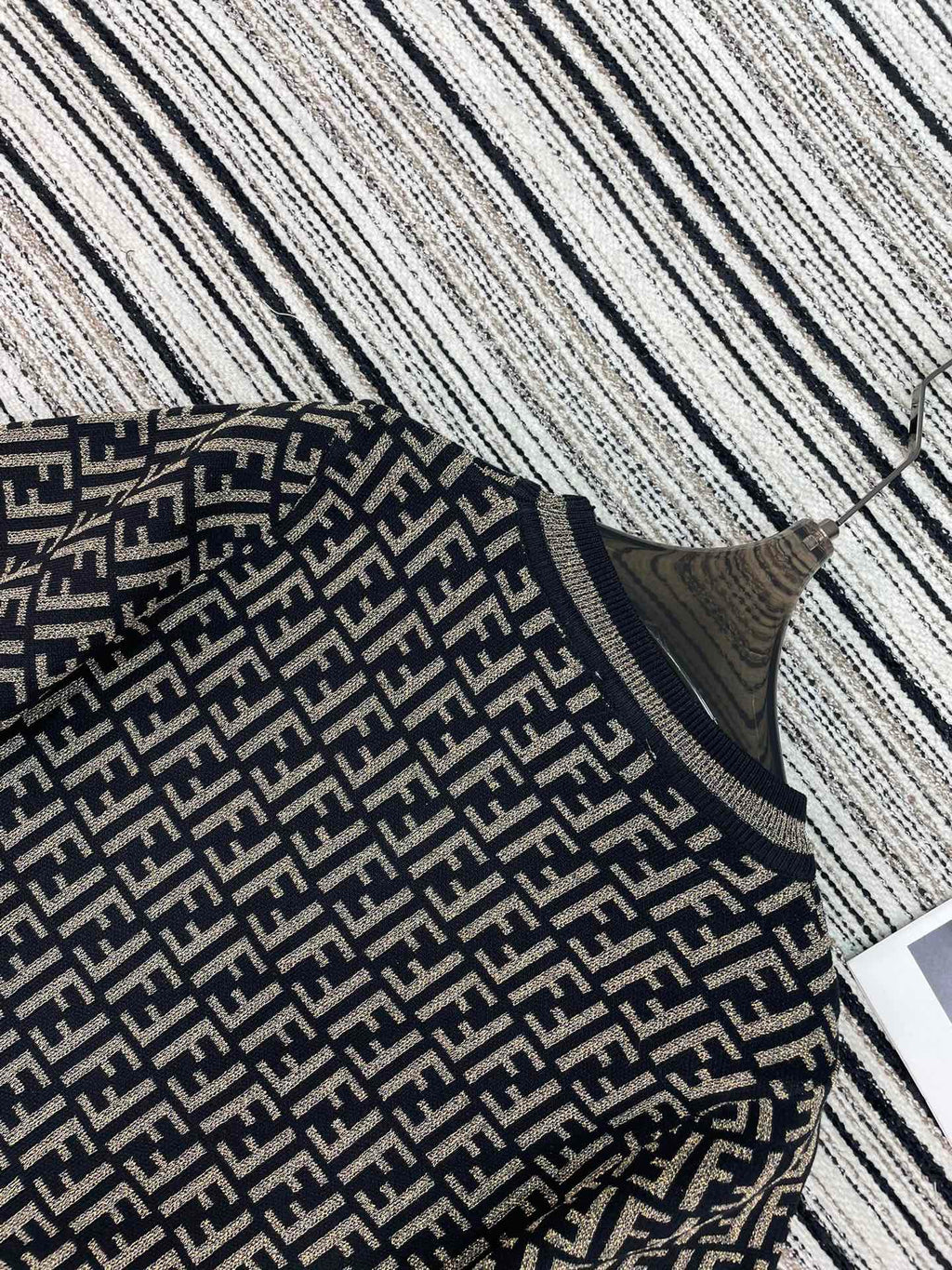 FENDI 26S SHORT SLEEVE KNIT T-SHIRT 124