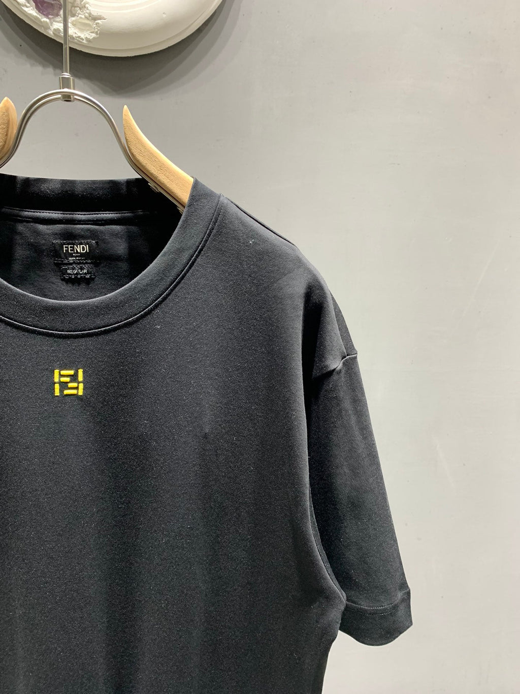 FENDI 26S SHORT SLEEVE T-SHIRT 081