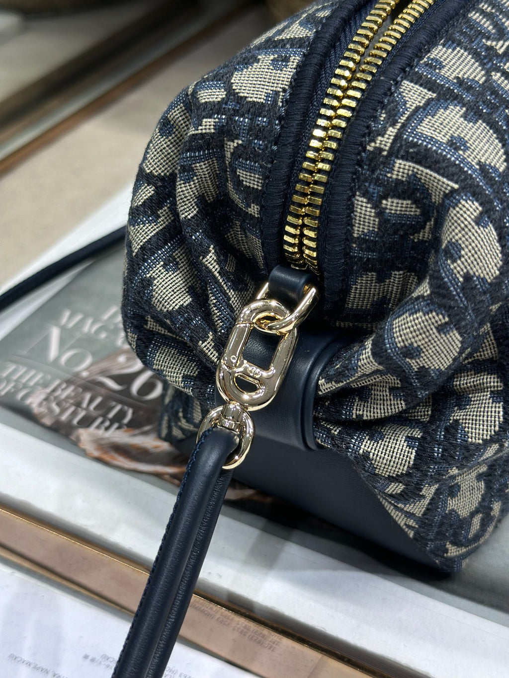 DIOR 26S BOW POUCH BAG 20 IN BLACK AND BEIGE OBLIQUE JACQUARD