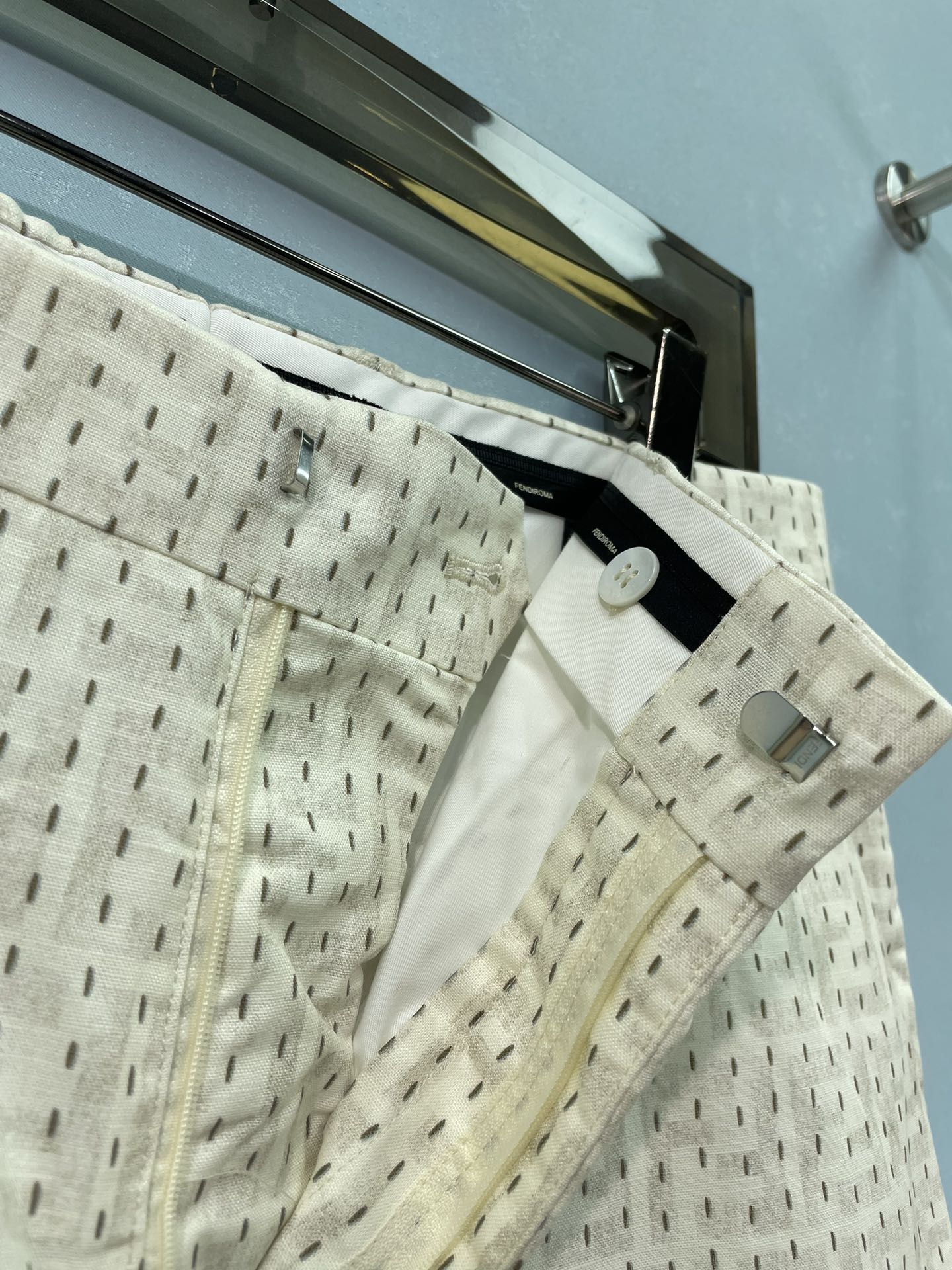 FENDI 26S HIGH WAIST SHORTS 038