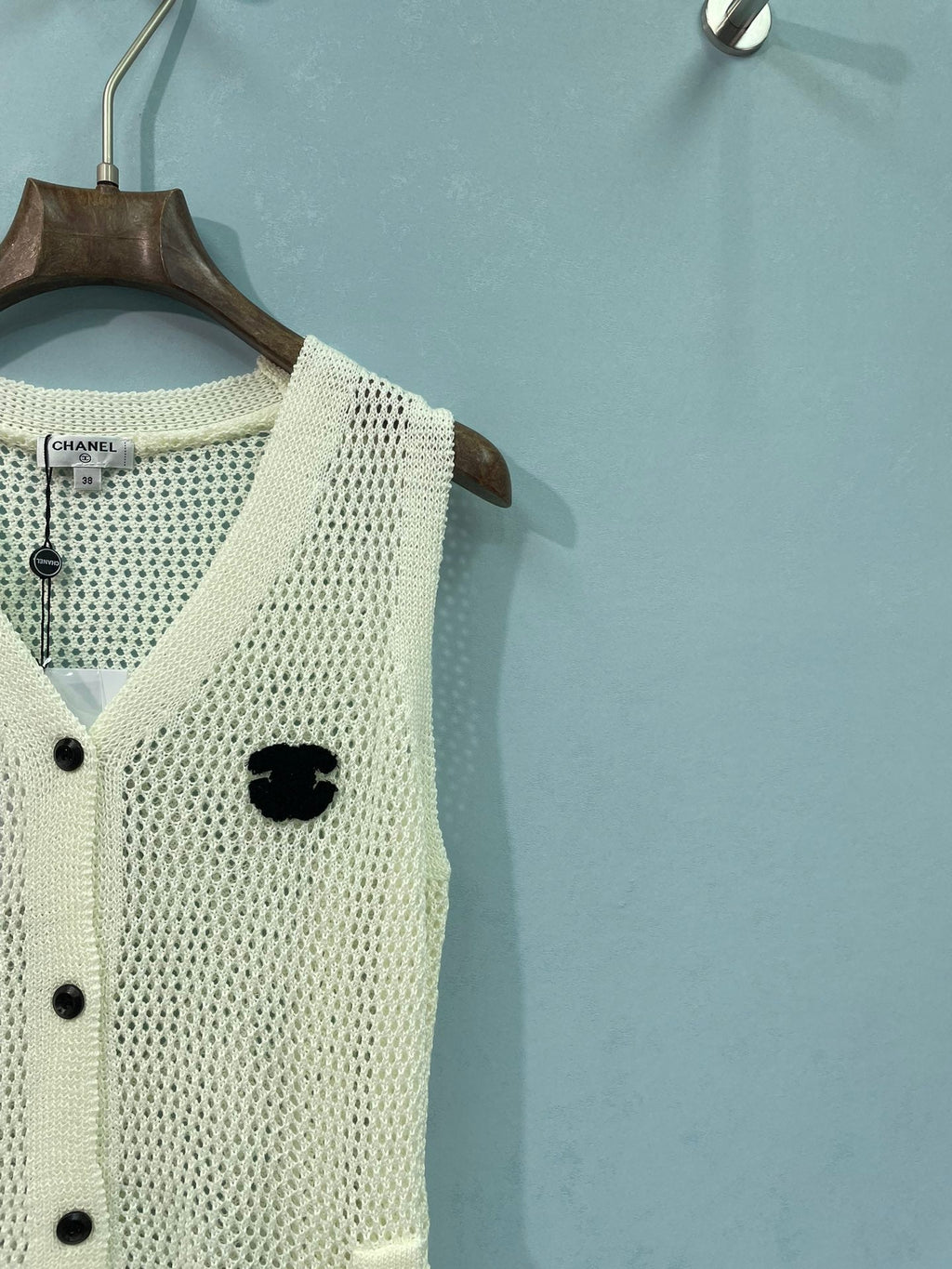 CHANEL 26S SLEEVELESS SWEATER STYLE 1055