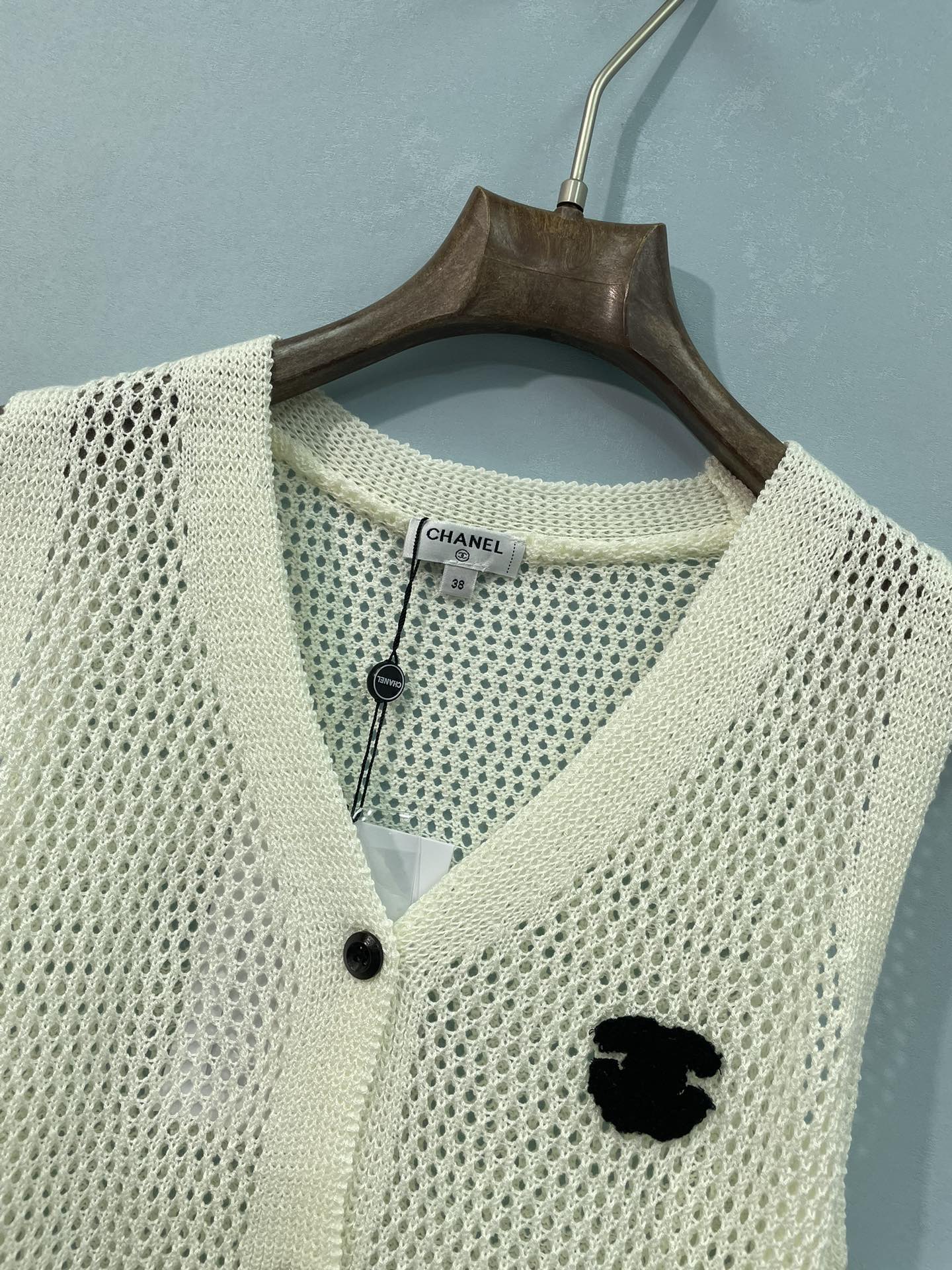CHANEL 26S SLEEVELESS SWEATER STYLE 1055