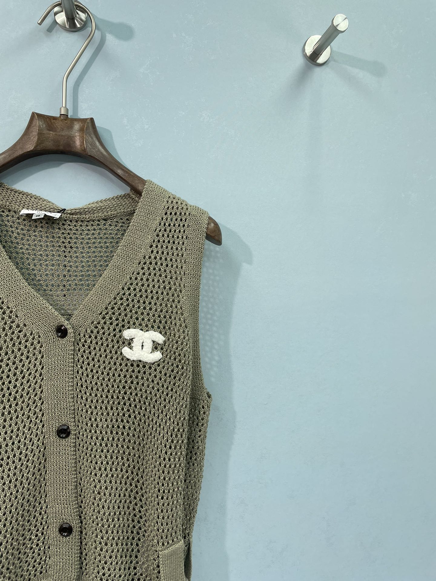 CHANEL 26S SLEEVELESS SWEATER STYLE 1054