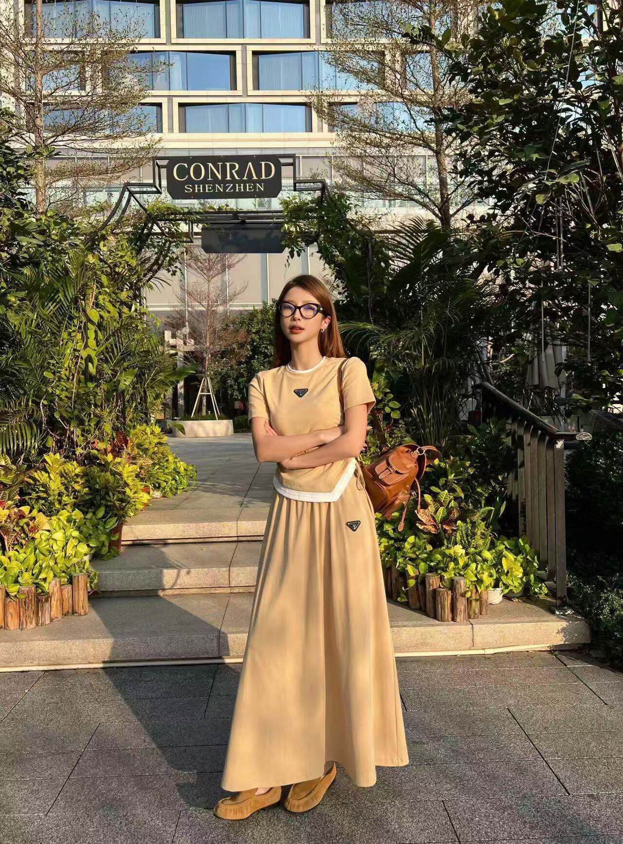 PRADA 26S TOP AND SKIRT SET STYLE 834