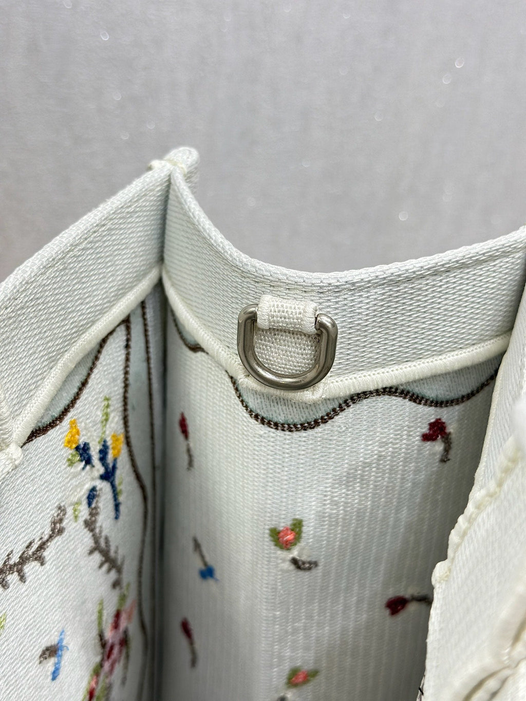 DIOR 26S BOOK TOTE BAG 42 IN WHITE BAYADERE FABRIC D-STRIPES EMBROIDERY