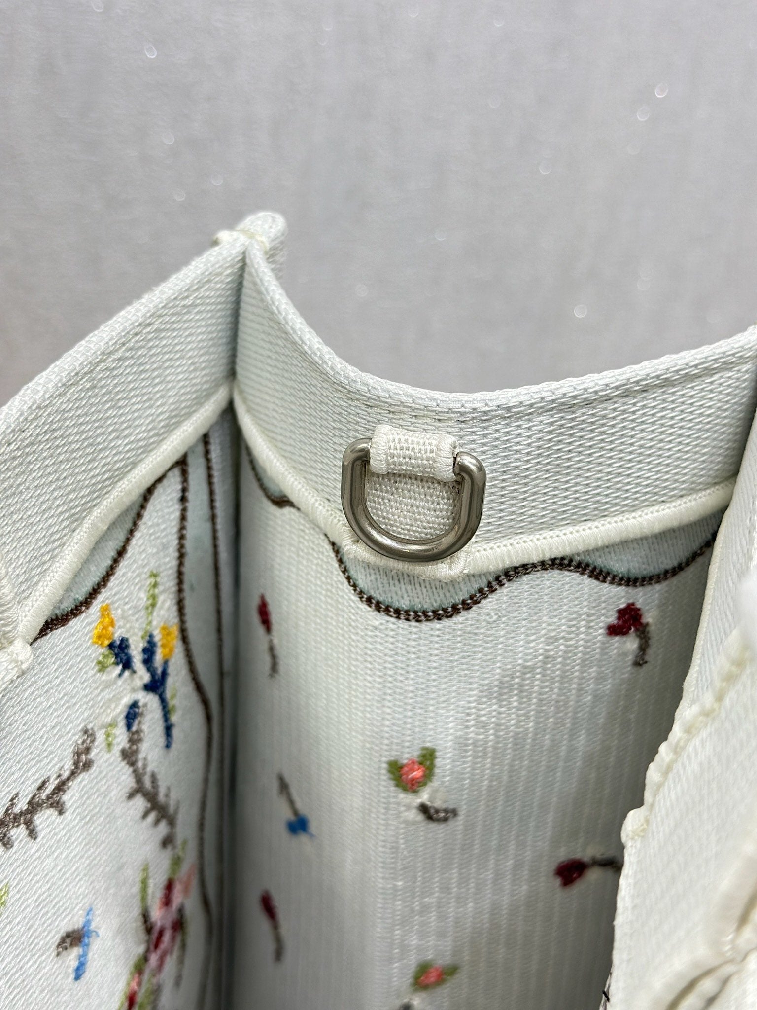 DIOR 26S BOOK TOTE BAG 42 IN WHITE BAYADERE FABRIC D-STRIPES EMBROIDERY