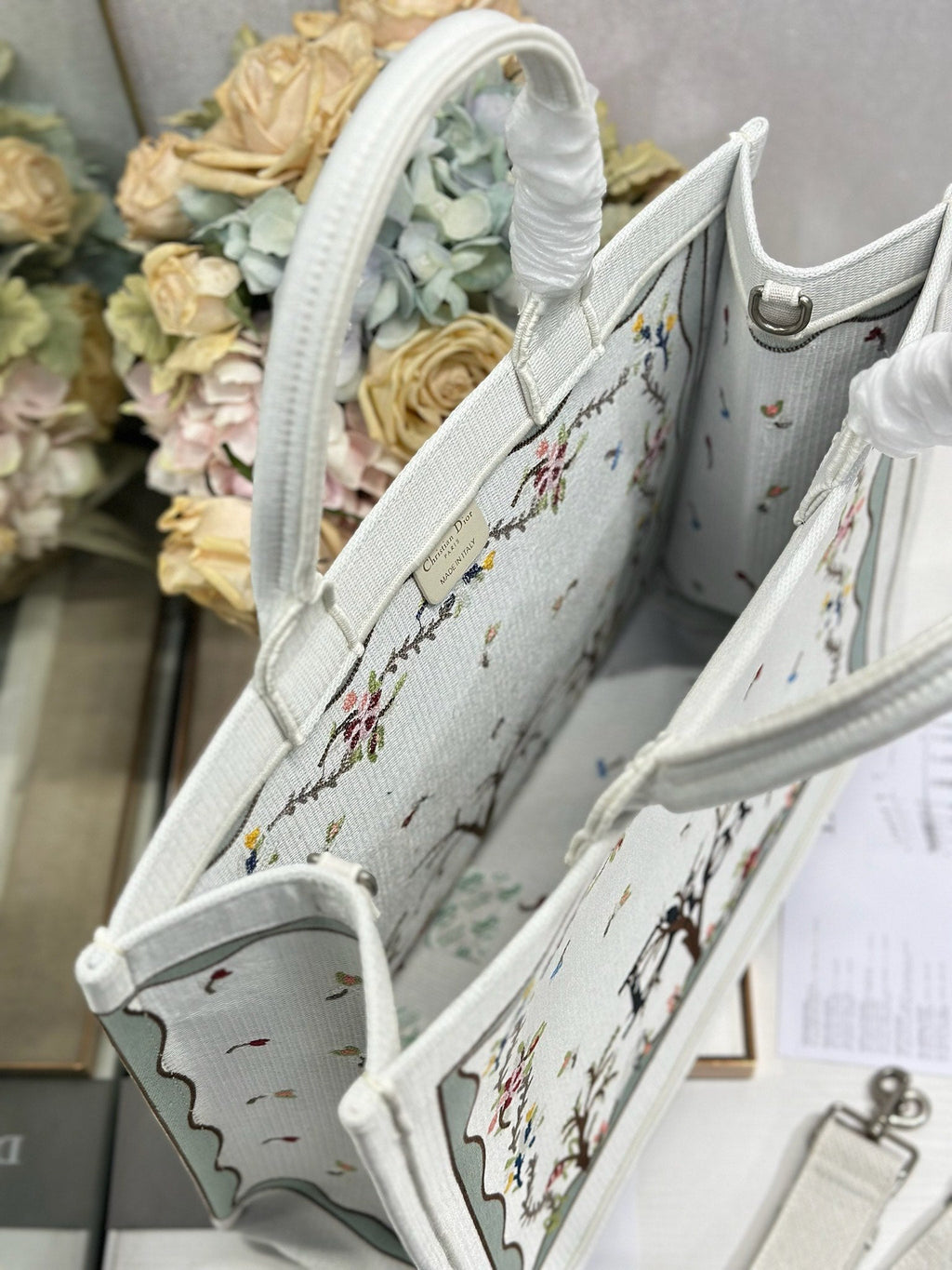 DIOR 26S BOOK TOTE BAG 42 IN WHITE BAYADERE FABRIC D-STRIPES EMBROIDERY