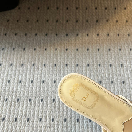 DIOR 26S OBLIQUE BOW MULE IN BEIGE CALFSKIN
